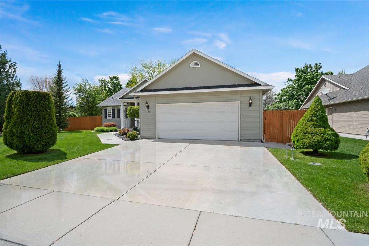 179 S Cooksom Ave, Eagle, Idaho 83616, 3 Bedrooms, 2 Bathrooms, Residential For Sale, Price $565,000, 98983558