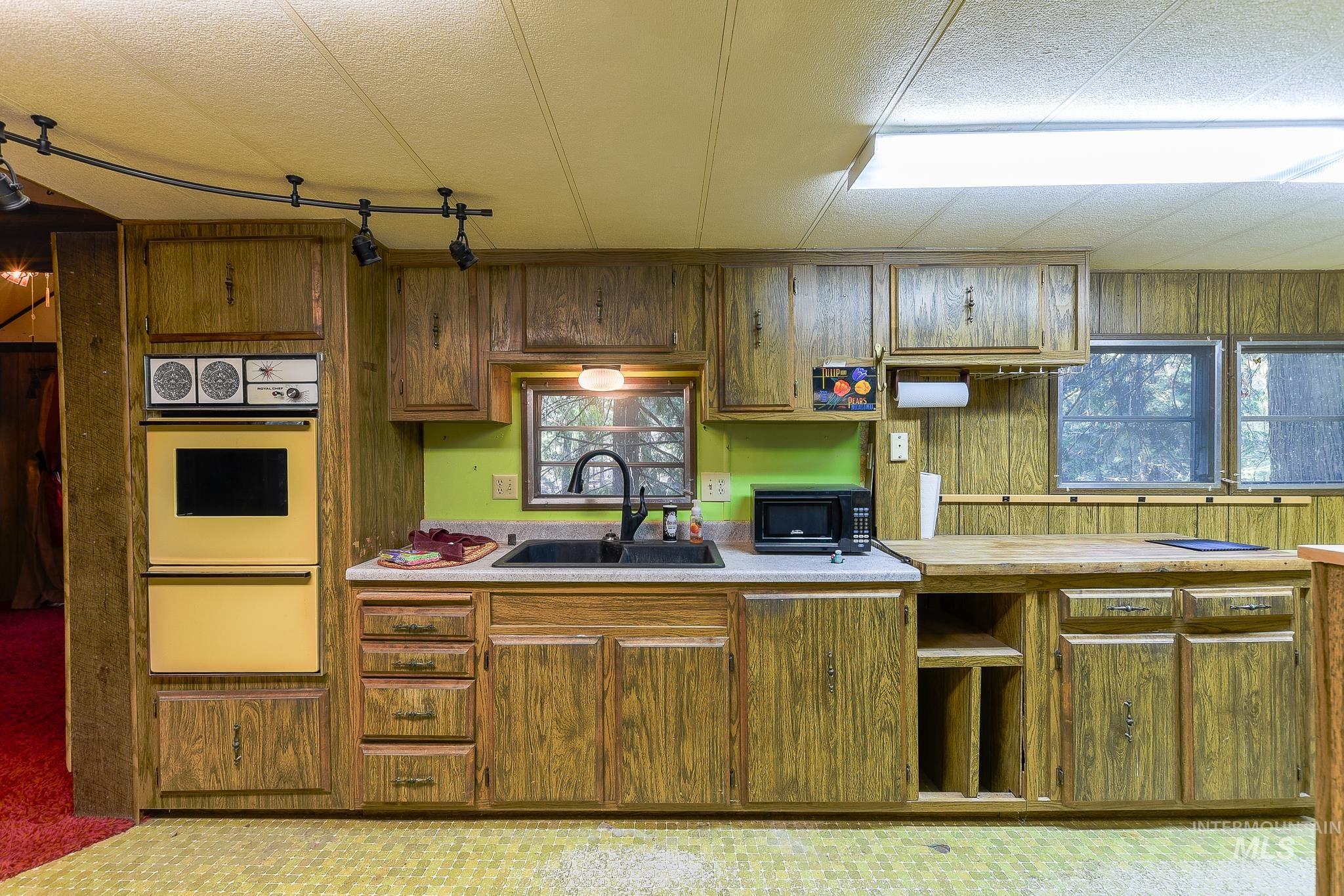 1206 Idlers Rest, Moscow, Idaho 83843, 2 Bedrooms, 1.5 Bathrooms, Residential For Sale, Price $298,500,MLS 98983560