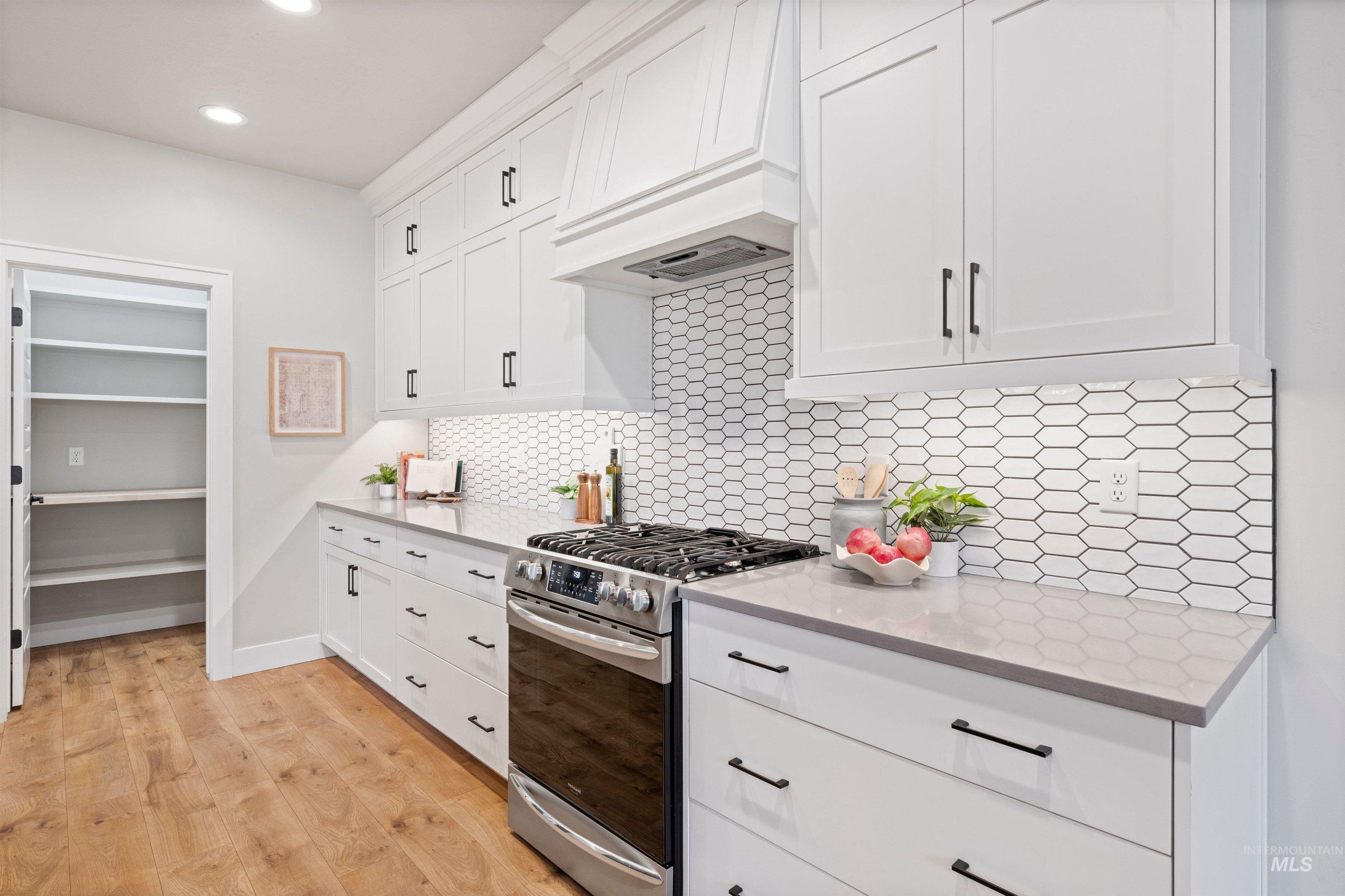 11784 W Sailing Hawk Drive, Star, Idaho 83669, 4 Bedrooms, 3.5 Bathrooms, Residential For Sale, Price $715,000, 98983561