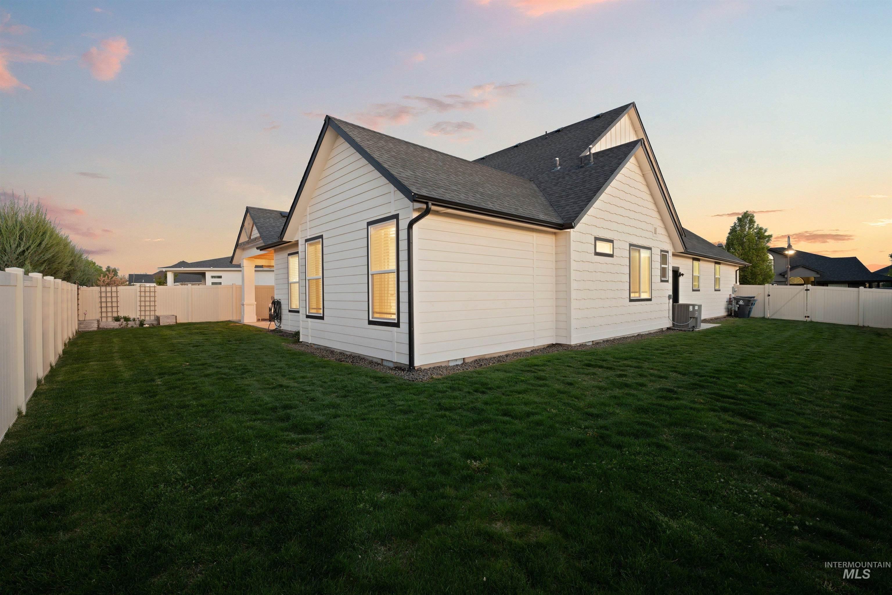 11784 W Sailing Hawk Drive, Star, Idaho 83669, 4 Bedrooms, 3.5 Bathrooms, Residential For Sale, Price $715,000, 98983561