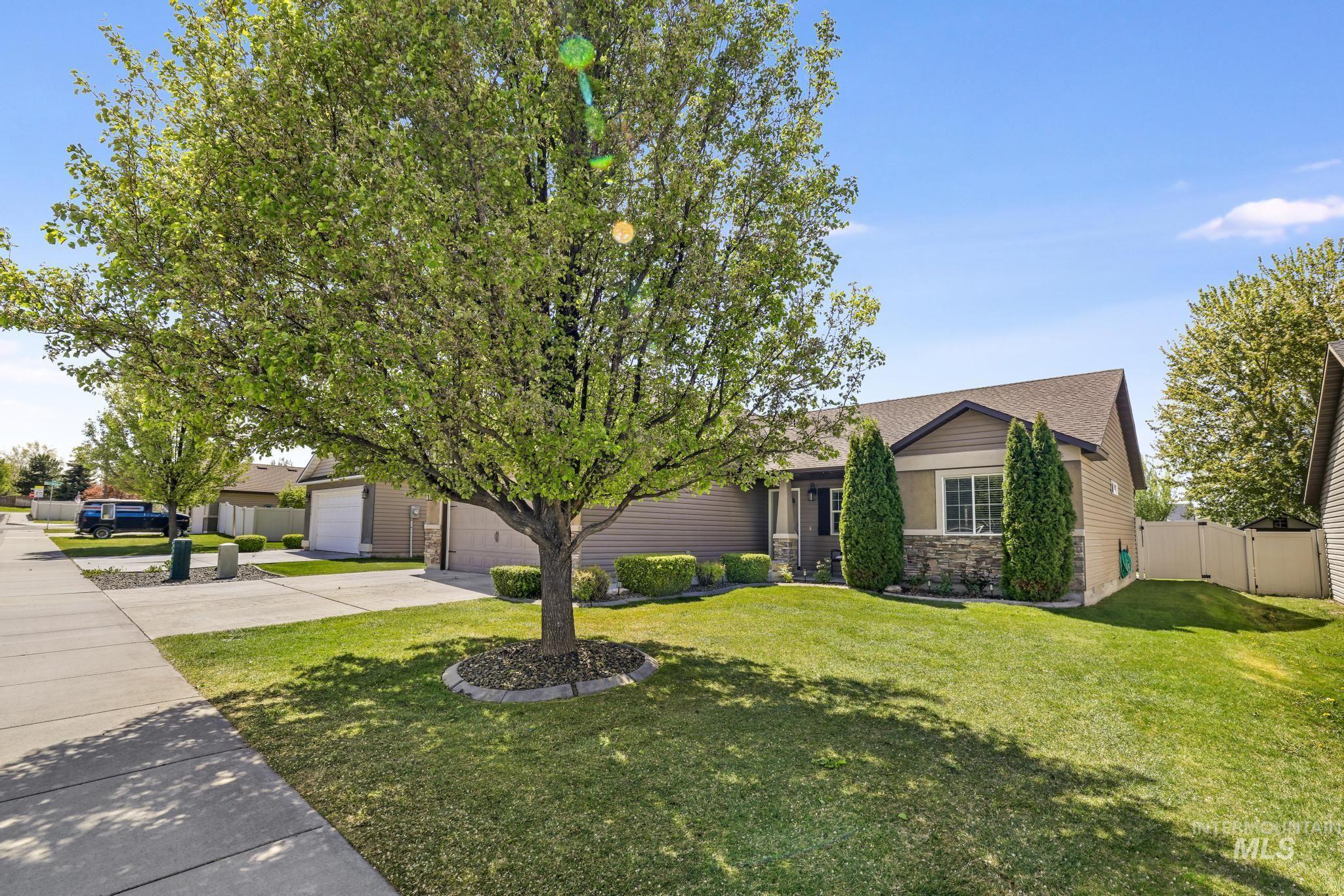 446 Noble St., Twin Falls, Idaho 83301, 3 Bedrooms, 2 Bathrooms, Residential For Sale, Price $389,900,MLS 98983562