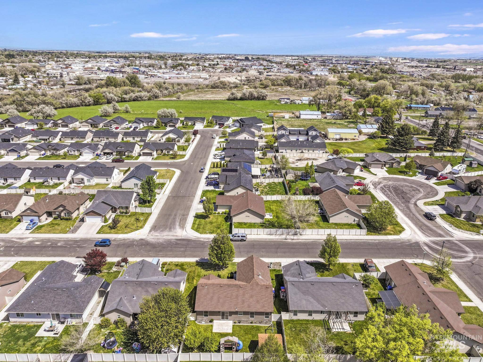 446 Noble St., Twin Falls, Idaho 83301, 3 Bedrooms, 2 Bathrooms, Residential For Sale, Price $389,900,MLS 98983562