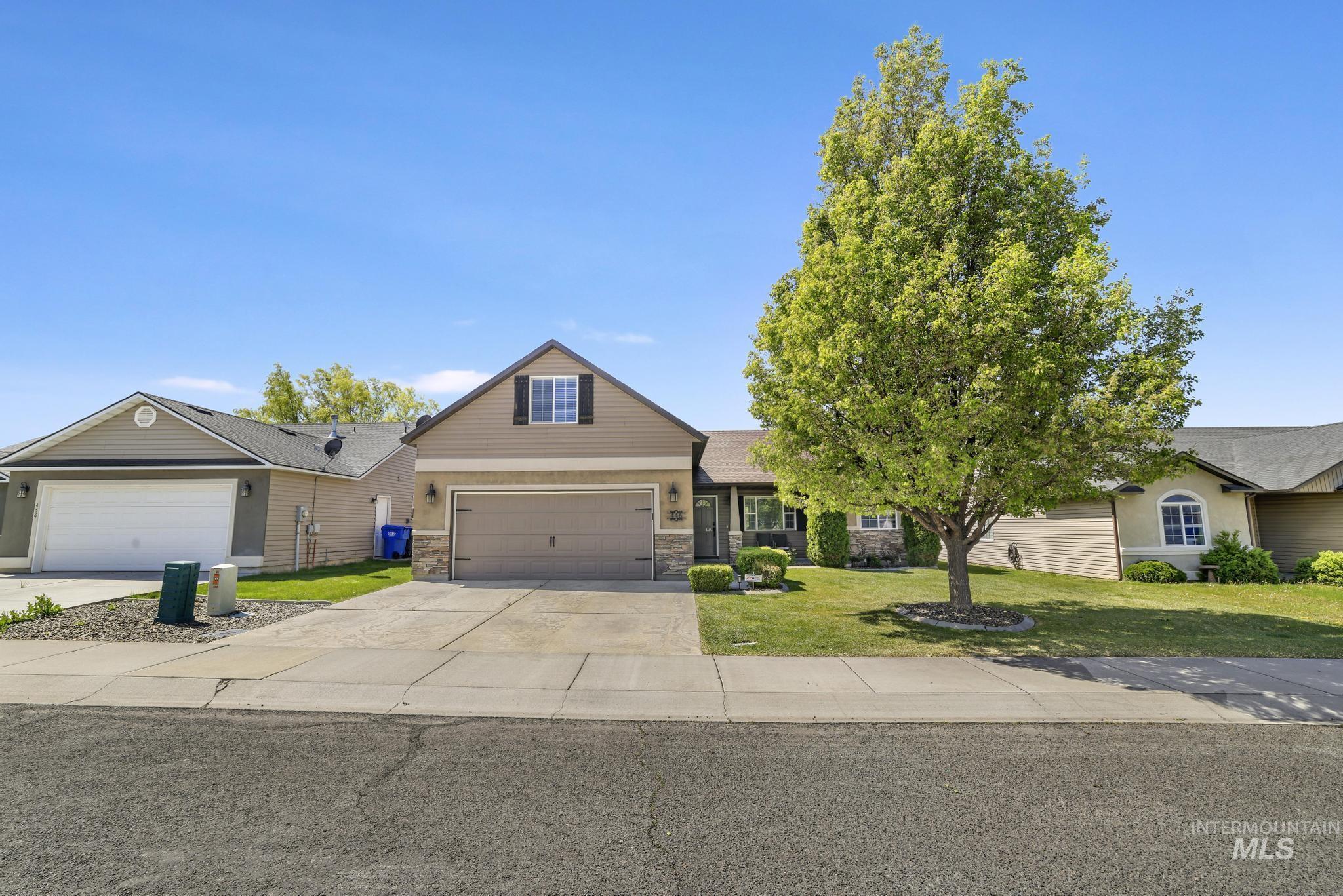 446 Noble St., Twin Falls, Idaho 83301, 3 Bedrooms, 2 Bathrooms, Residential For Sale, Price $369,900,MLS 98983562