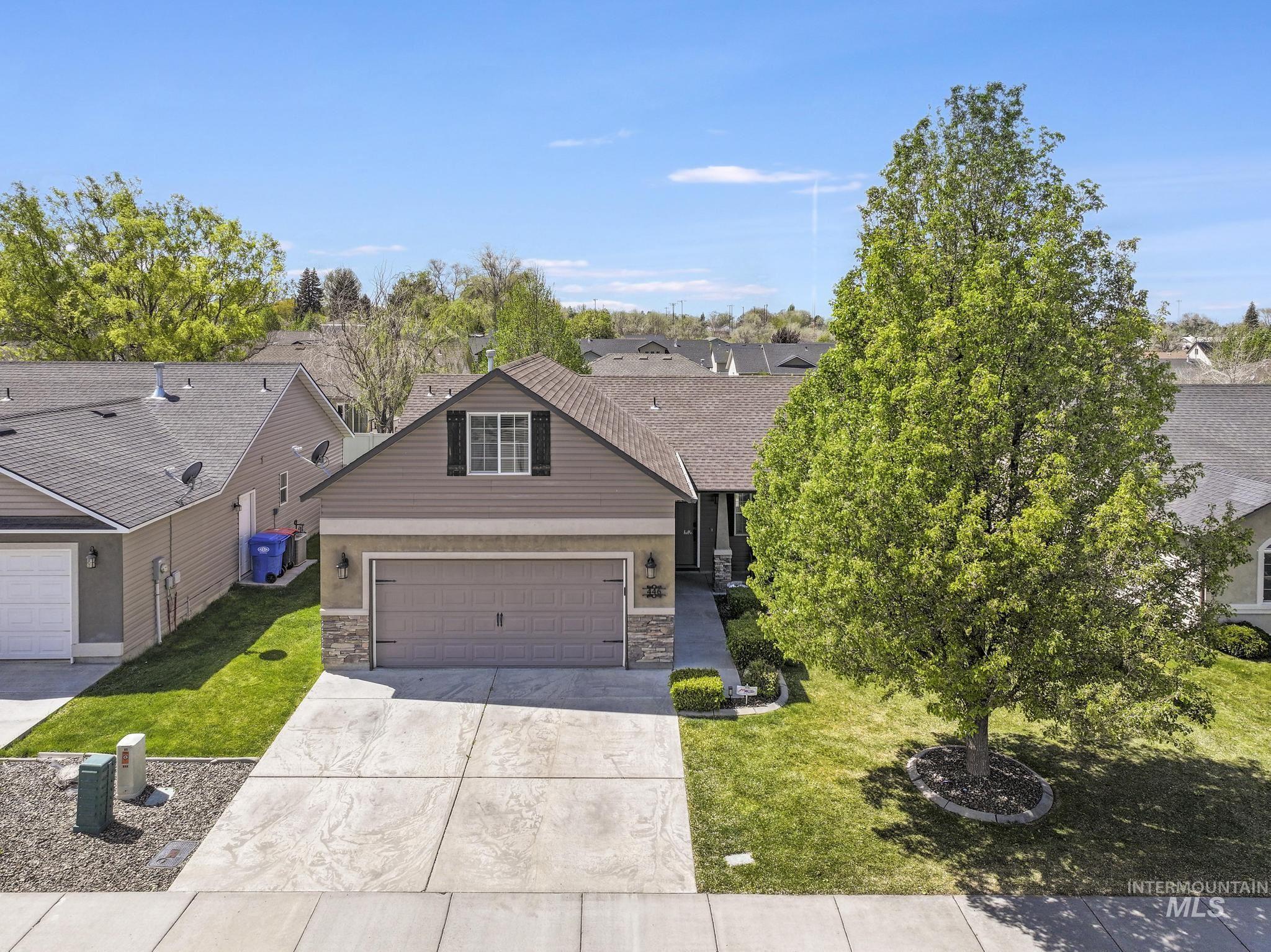 446 Noble St., Twin Falls, Idaho 83301, 3 Bedrooms, 2 Bathrooms, Residential For Sale, Price $369,900,MLS 98983562
