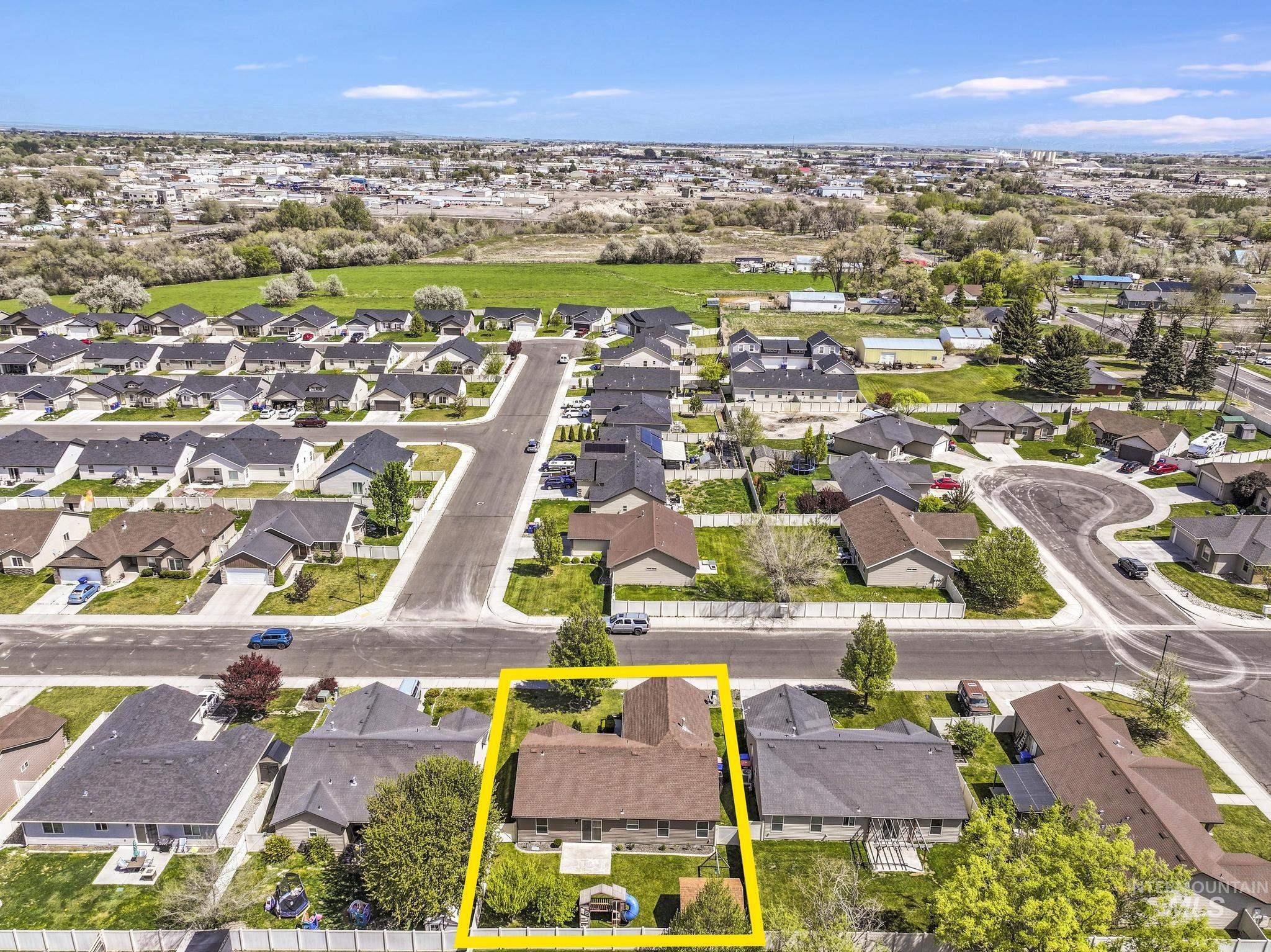 446 Noble St., Twin Falls, Idaho 83301, 3 Bedrooms, 2 Bathrooms, Residential For Sale, Price $389,900,MLS 98983562