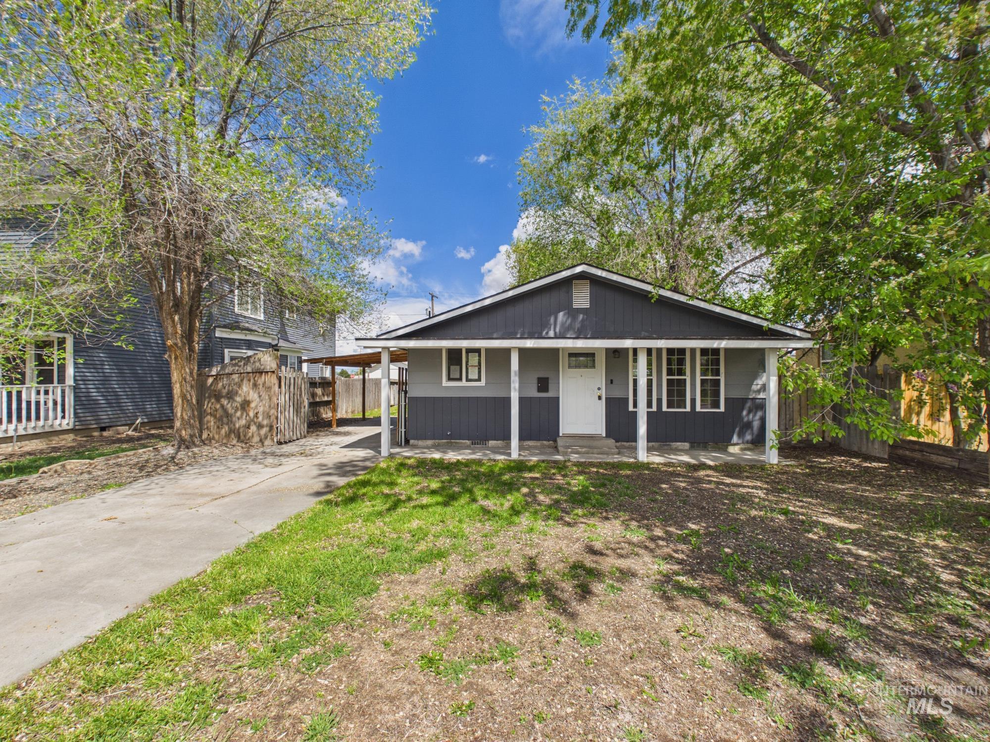 305 Dearborn St, Caldwell, Idaho 83605, 3 Bedrooms, 2 Bathrooms, Residential For Sale, Price $259,000, 98983563