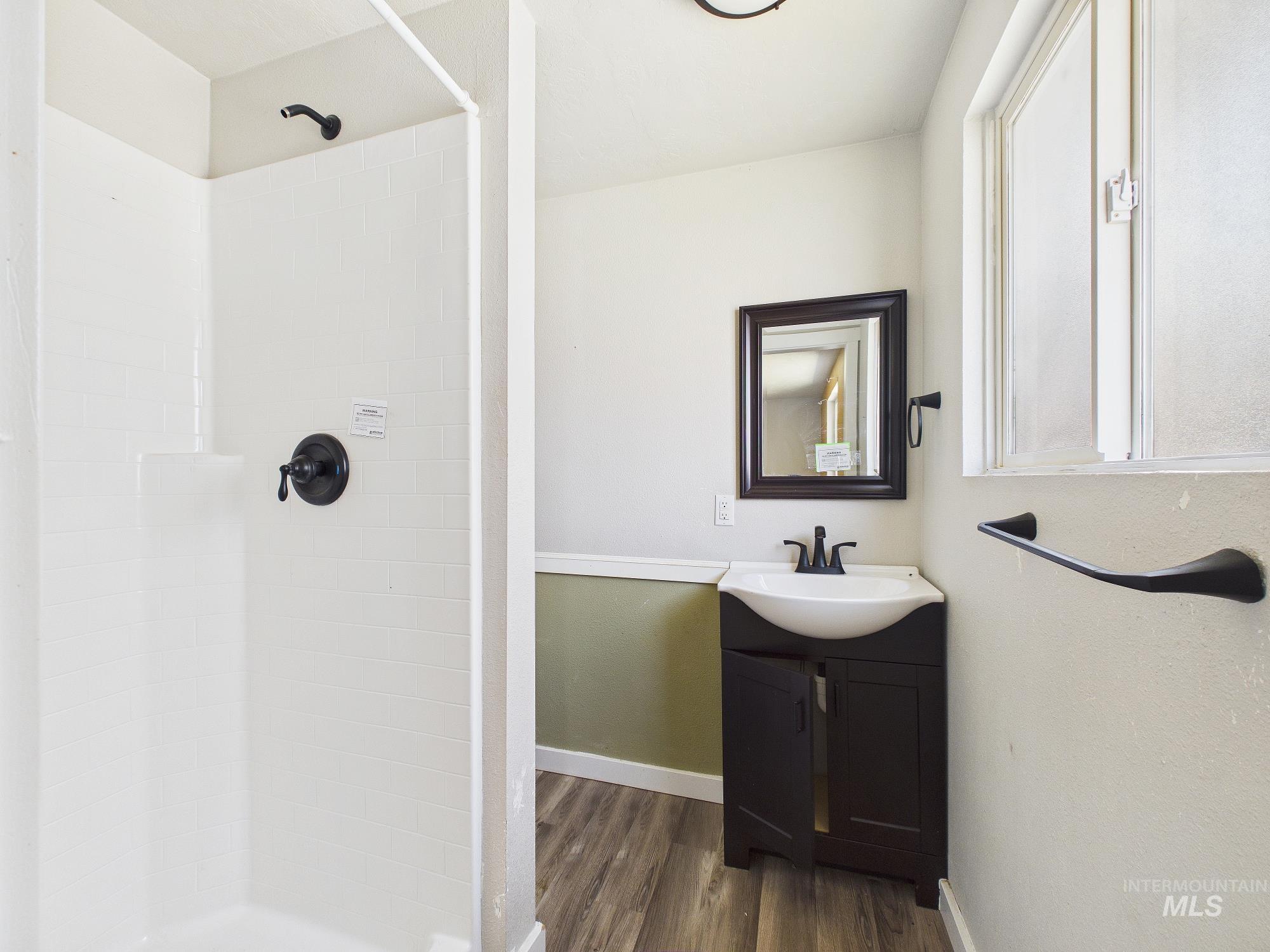 305 Dearborn St, Caldwell, Idaho 83605, 3 Bedrooms, 2 Bathrooms, Residential For Sale, Price $259,000, 98983563