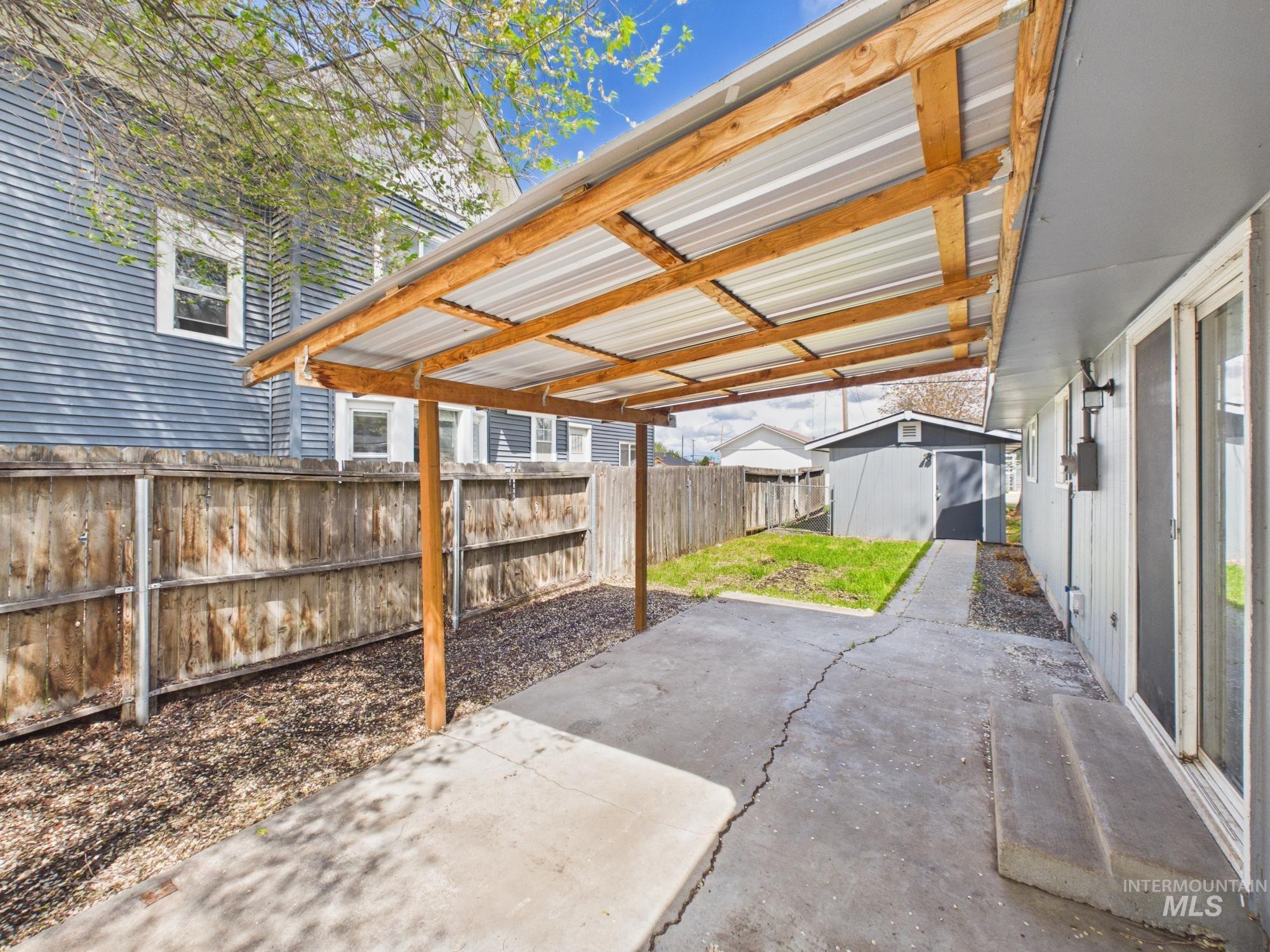 305 Dearborn St, Caldwell, Idaho 83605, 3 Bedrooms, 2 Bathrooms, Residential For Sale, Price $259,000, 98983563