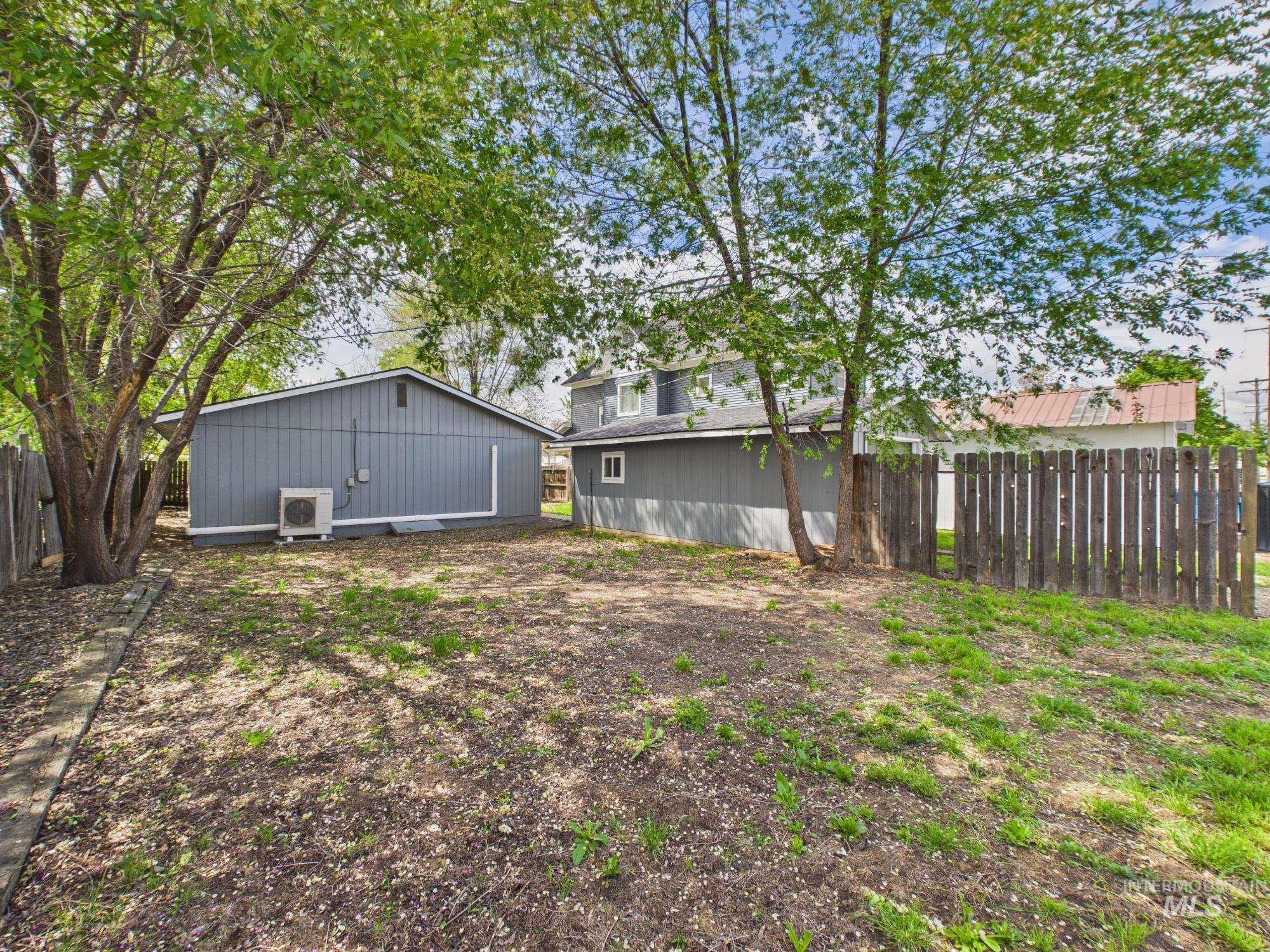 305 Dearborn St, Caldwell, Idaho 83605, 3 Bedrooms, 2 Bathrooms, Residential For Sale, Price $259,000, 98983563