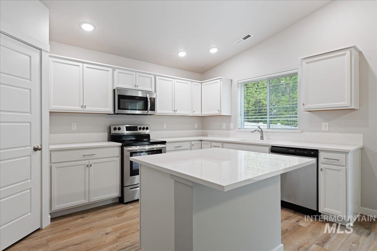 3067 S Green Forest Way, Boise, Idaho 83709-3771, 4 Bedrooms, 2 Bathrooms, Residential For Sale, Price $459,990, 98983564