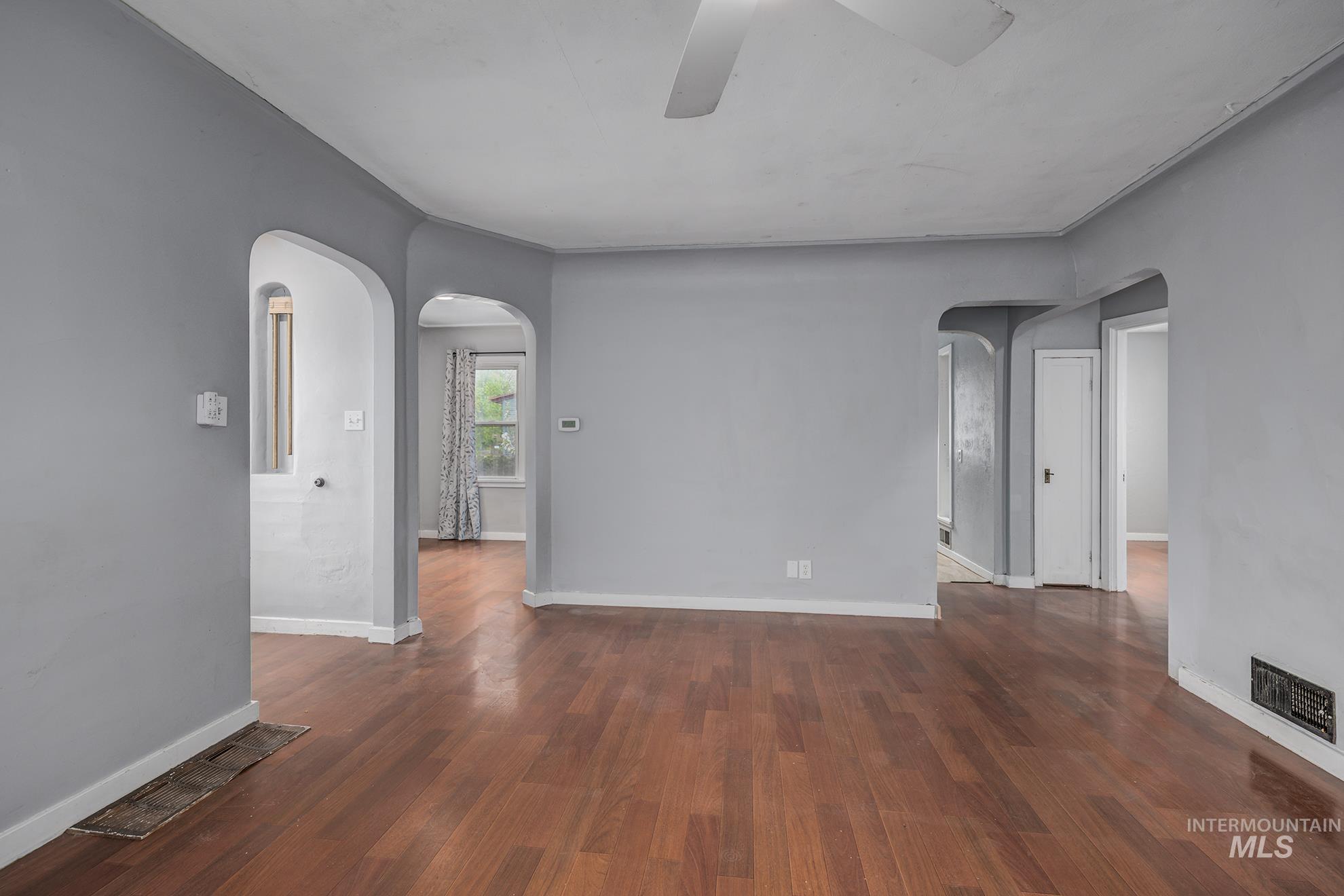 838 SW 2nd St, Ontario, Oregon 97914, 4 Bedrooms, 2 Bathrooms, Residential For Sale, Price $330,000,MLS 98983568