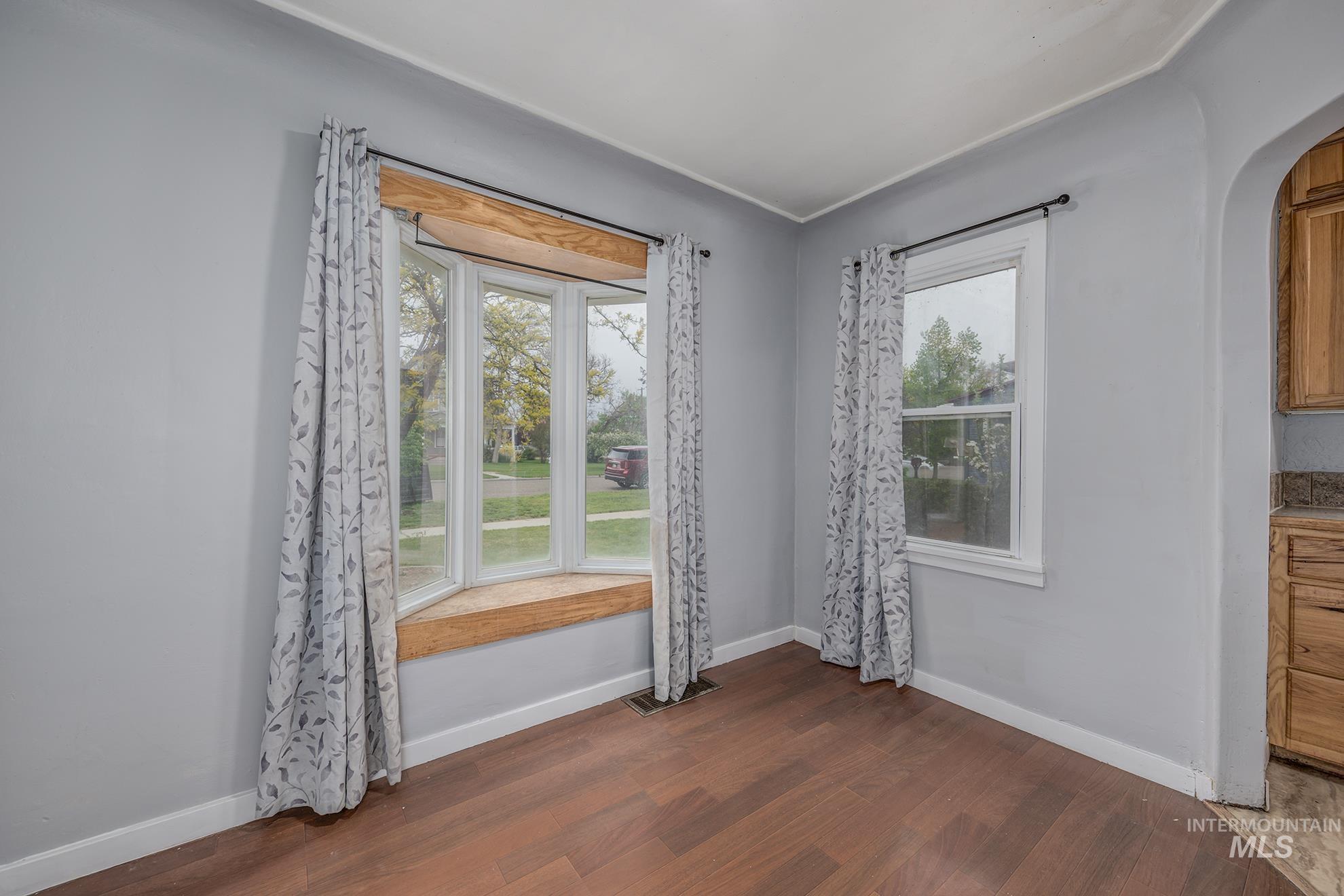 838 SW 2nd St, Ontario, Oregon 97914, 4 Bedrooms, 2 Bathrooms, Residential For Sale, Price $330,000,MLS 98983568