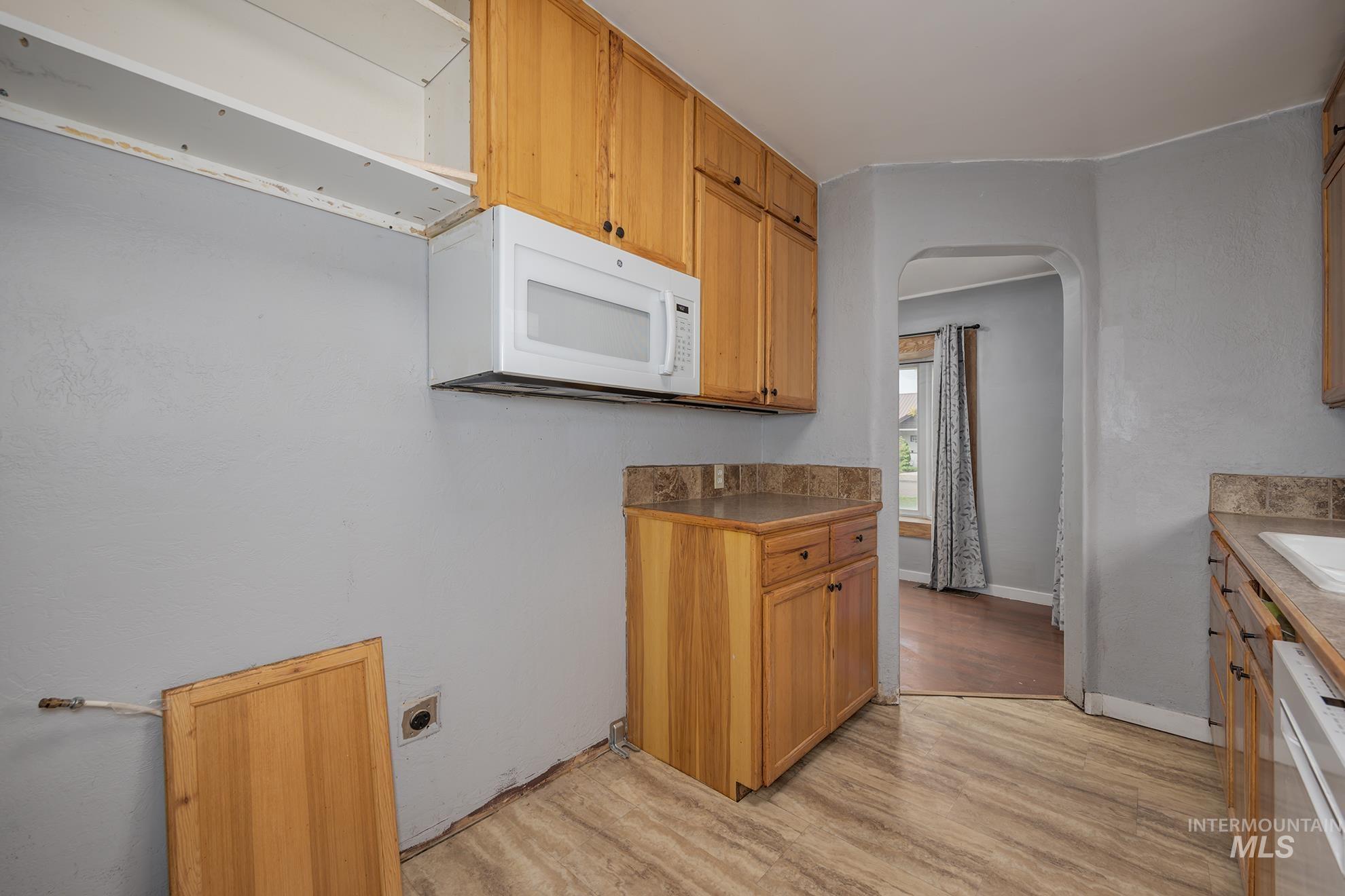 838 SW 2nd St, Ontario, Oregon 97914, 4 Bedrooms, 2 Bathrooms, Residential For Sale, Price $330,000,MLS 98983568