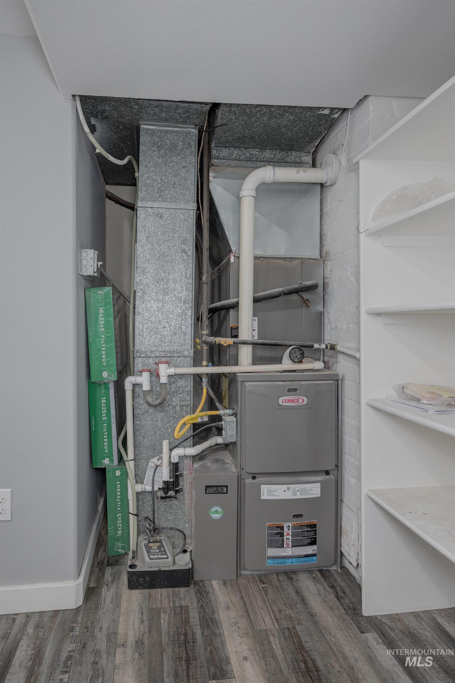 838 SW 2nd St, Ontario, Oregon 97914, 4 Bedrooms, 2 Bathrooms, Residential For Sale, Price $330,000,MLS 98983568