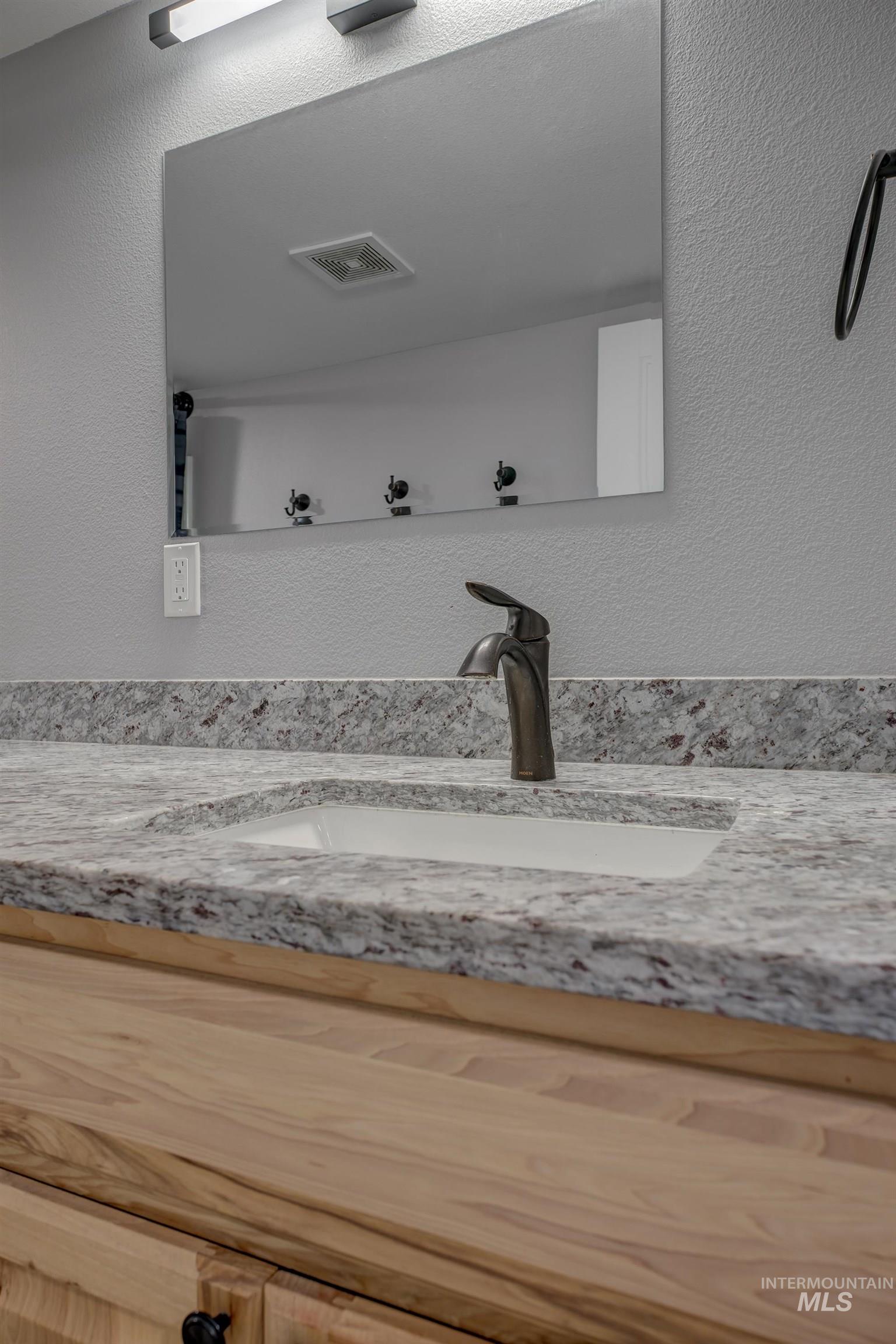 838 SW 2nd St, Ontario, Oregon 97914, 4 Bedrooms, 2 Bathrooms, Residential For Sale, Price $330,000,MLS 98983568