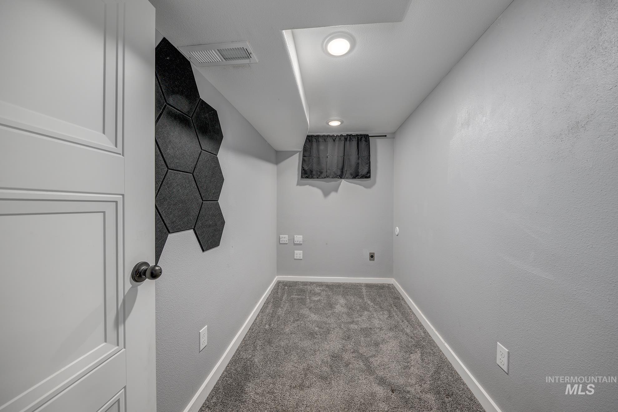 838 SW 2nd St, Ontario, Oregon 97914, 4 Bedrooms, 2 Bathrooms, Residential For Sale, Price $330,000,MLS 98983568