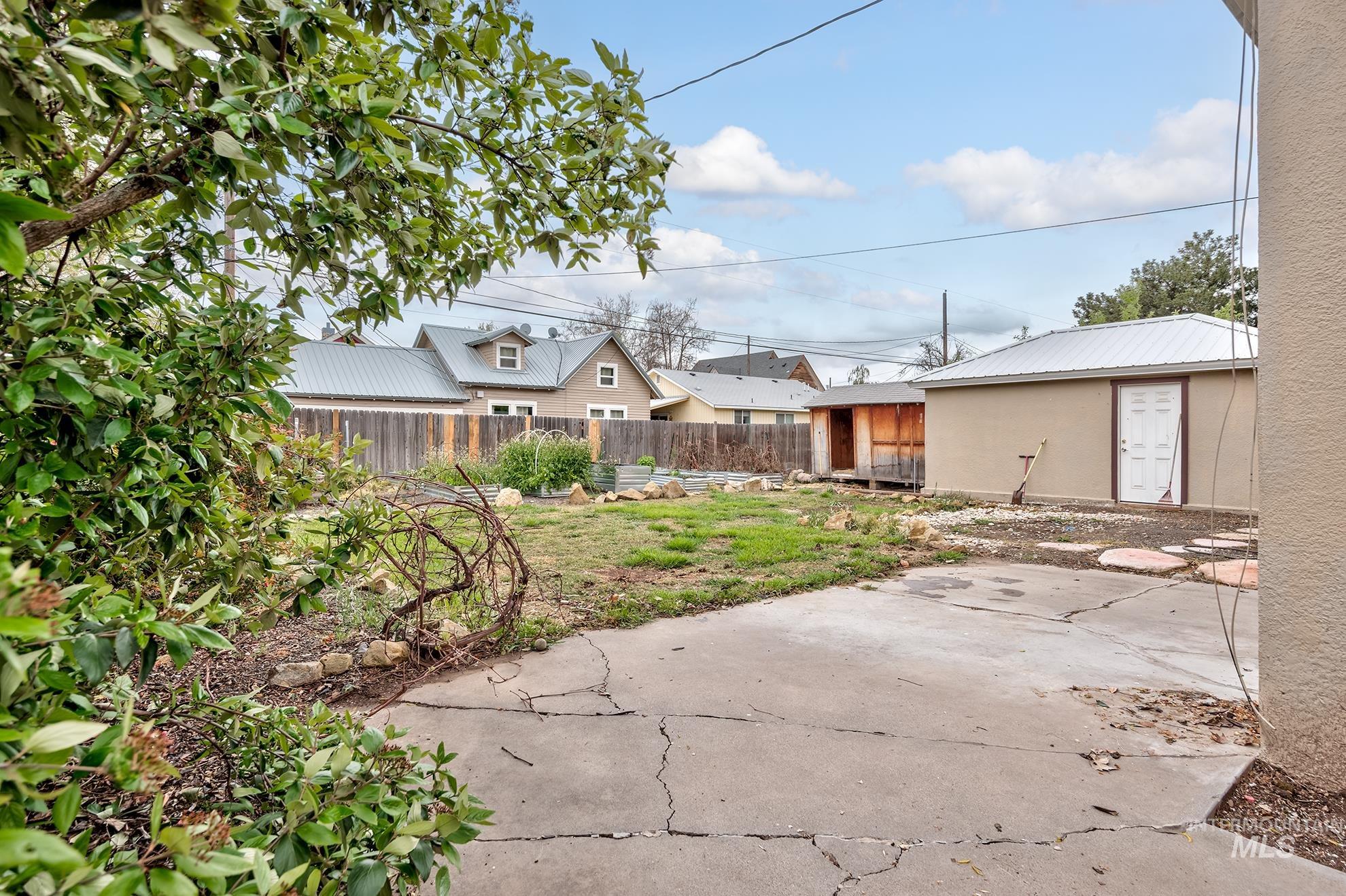 838 SW 2nd St, Ontario, Oregon 97914, 4 Bedrooms, 2 Bathrooms, Residential For Sale, Price $330,000,MLS 98983568