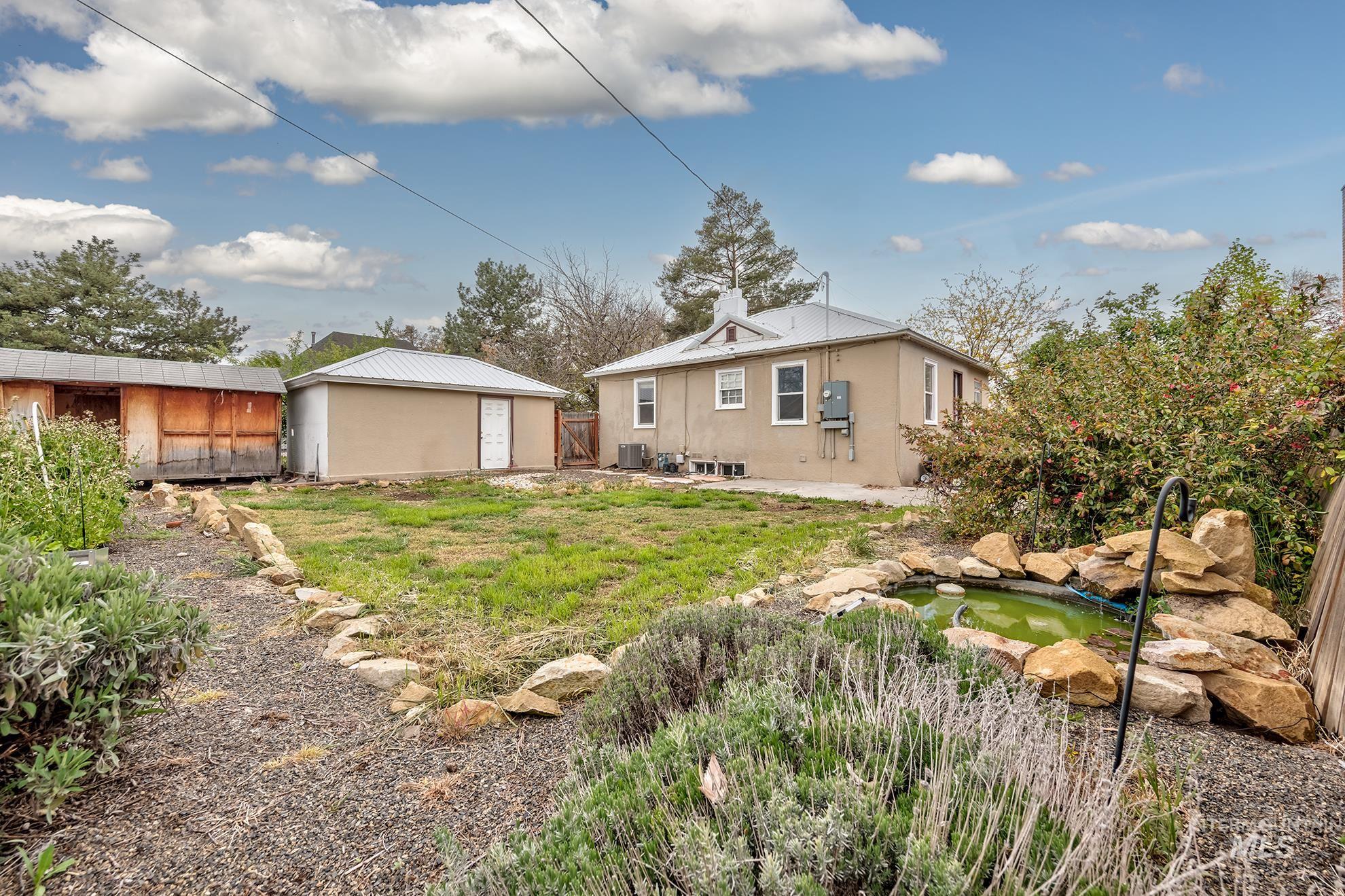 838 SW 2nd St, Ontario, Oregon 97914, 4 Bedrooms, 2 Bathrooms, Residential For Sale, Price $330,000,MLS 98983568