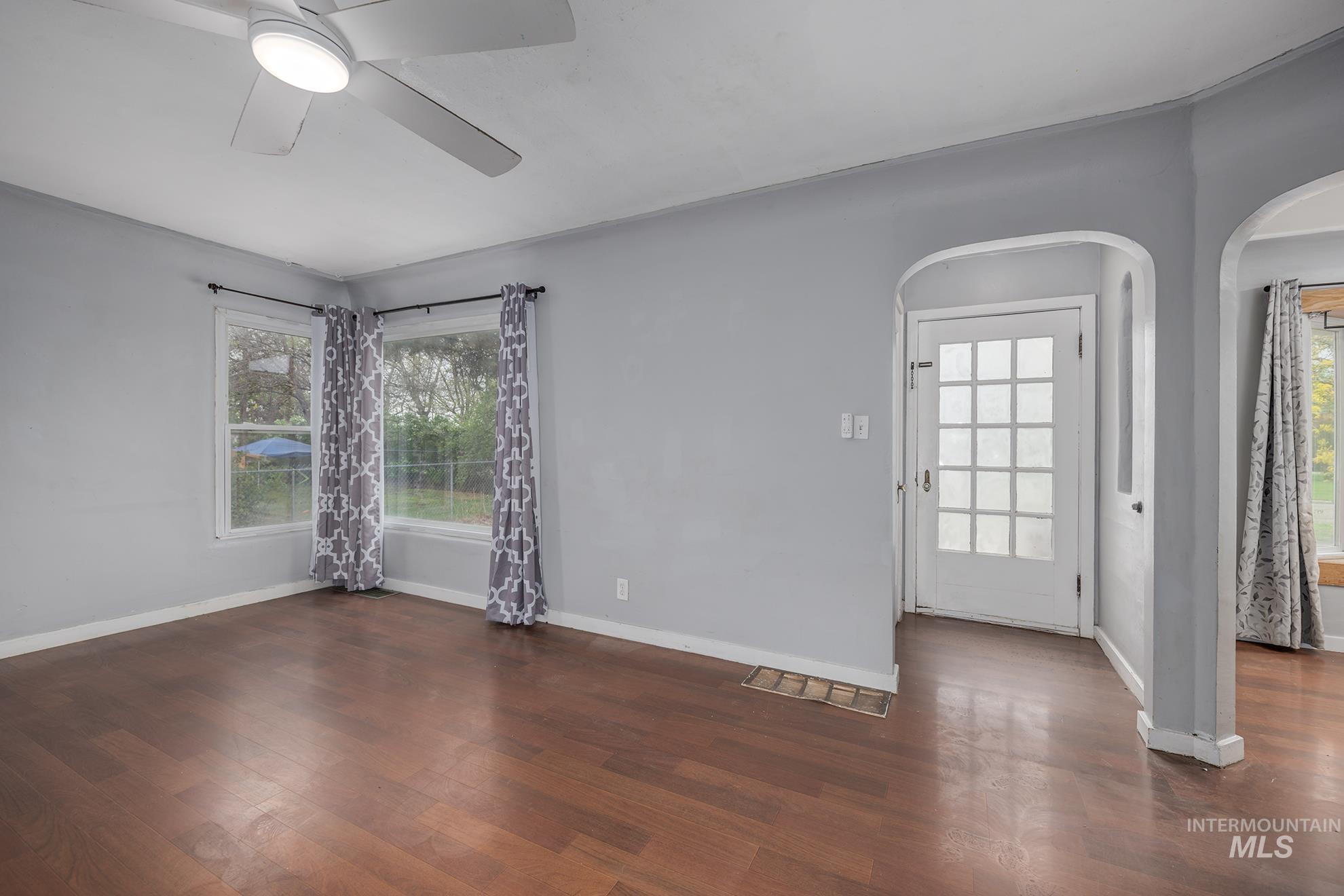 838 SW 2nd St, Ontario, Oregon 97914, 4 Bedrooms, 2 Bathrooms, Residential For Sale, Price $330,000,MLS 98983568