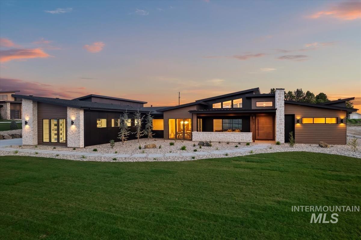 8085 Quail Hollow Dr, Middleton, Idaho 83644, 4 Bedrooms, 4.5 Bathrooms, Residential For Sale, Price $1,699,900, 98983570