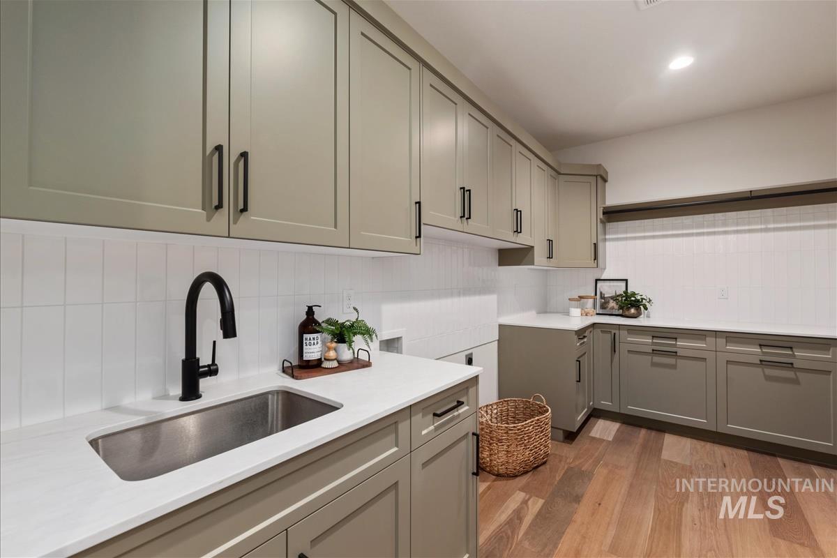 8085 Quail Hollow Dr, Middleton, Idaho 83644, 4 Bedrooms, 4.5 Bathrooms, Residential For Sale, Price $1,699,900, 98983570