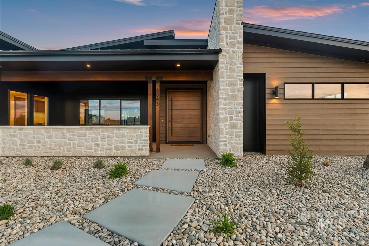 8085 Quail Hollow Dr, Middleton, Idaho 83644, 4 Bedrooms, 4.5 Bathrooms, Residential For Sale, Price $1,699,900, 98983570