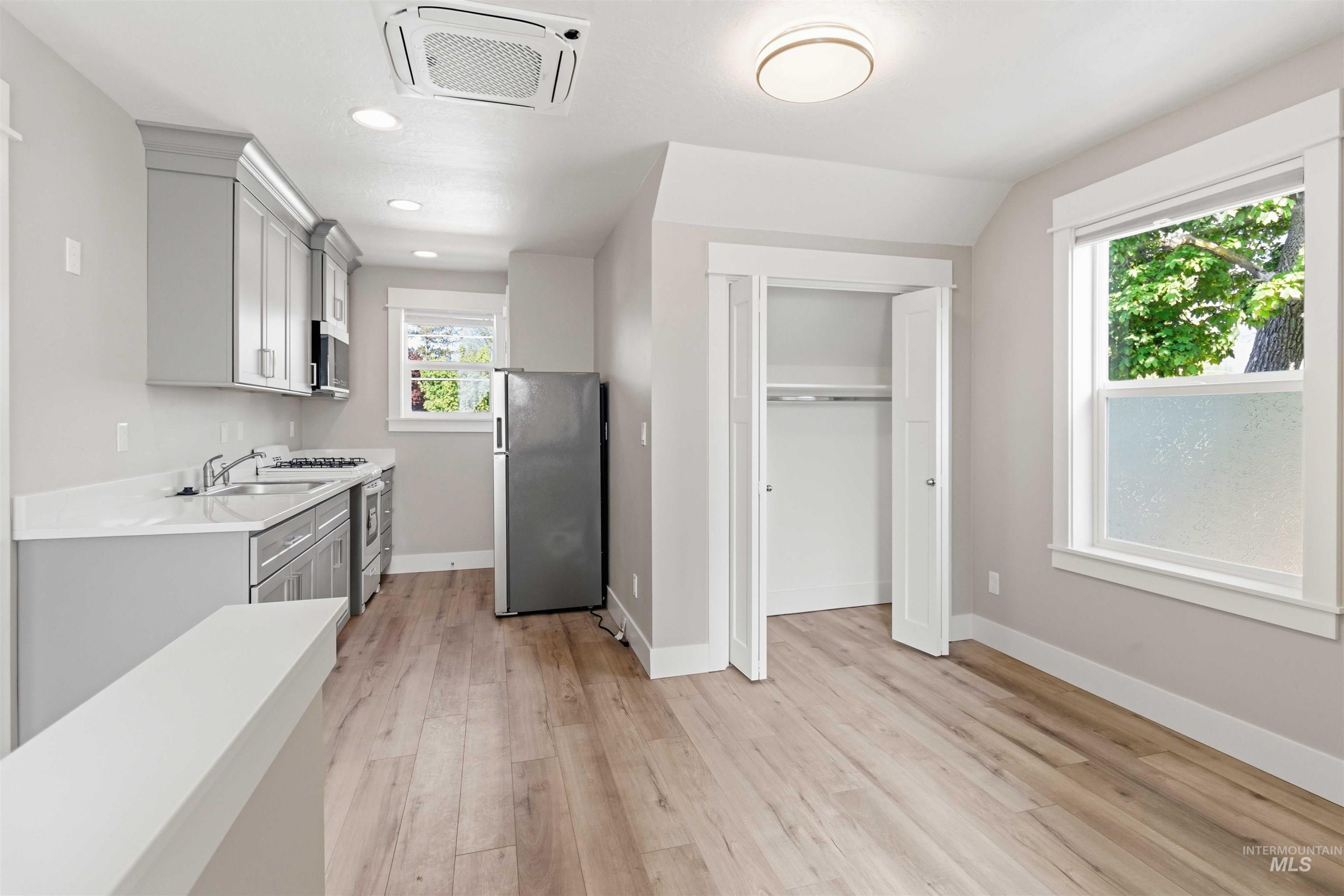 2101 S Hervey St, Boise, Idaho 83705, 4 Bedrooms, 4.5 Bathrooms, Residential For Sale, Price $744,600, 98983573