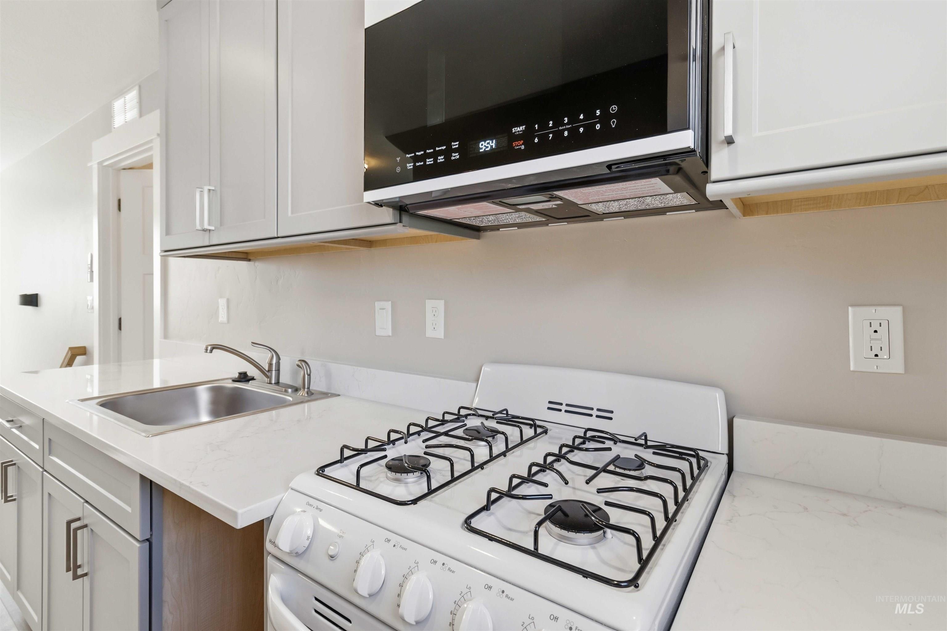 2101 S Hervey St, Boise, Idaho 83705, 4 Bedrooms, 4.5 Bathrooms, Residential For Sale, Price $744,600, 98983573