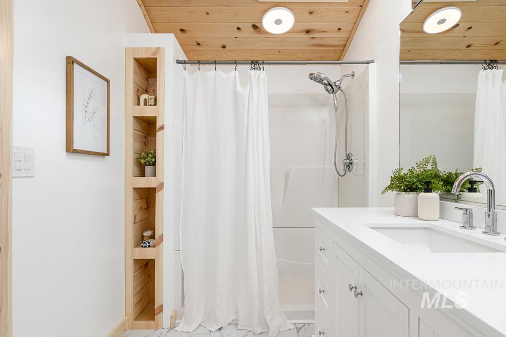 2210 Glen View Dr, Nampa, Idaho 83686, 3 Bedrooms, 2 Bathrooms, Residential For Sale, Price $573,900, 98983577