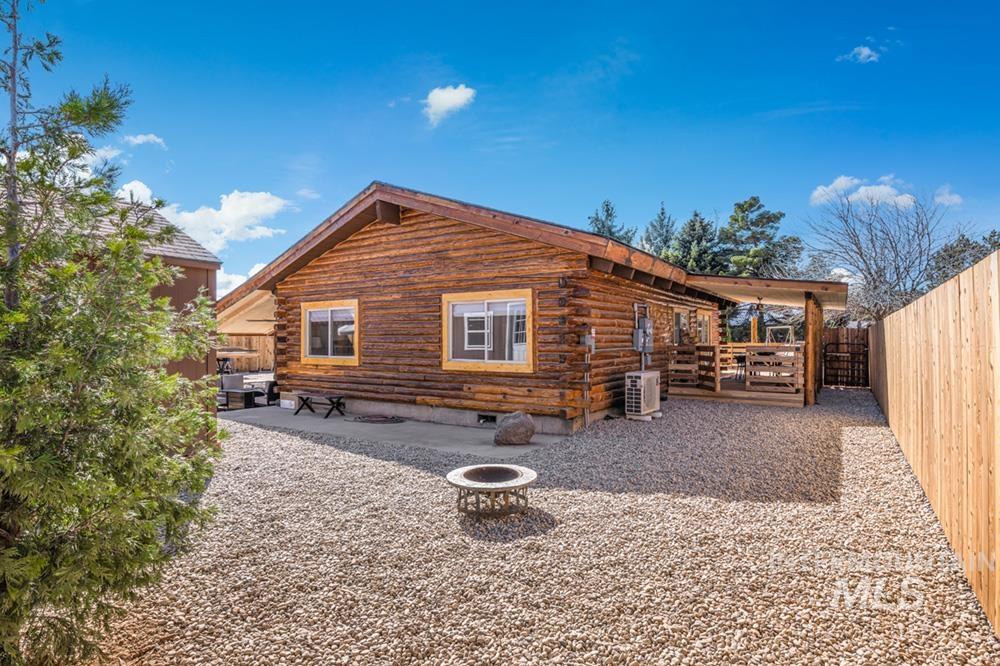 2210 Glen View Dr, Nampa, Idaho 83686, 3 Bedrooms, 2 Bathrooms, Residential For Sale, Price $573,900, 98983577