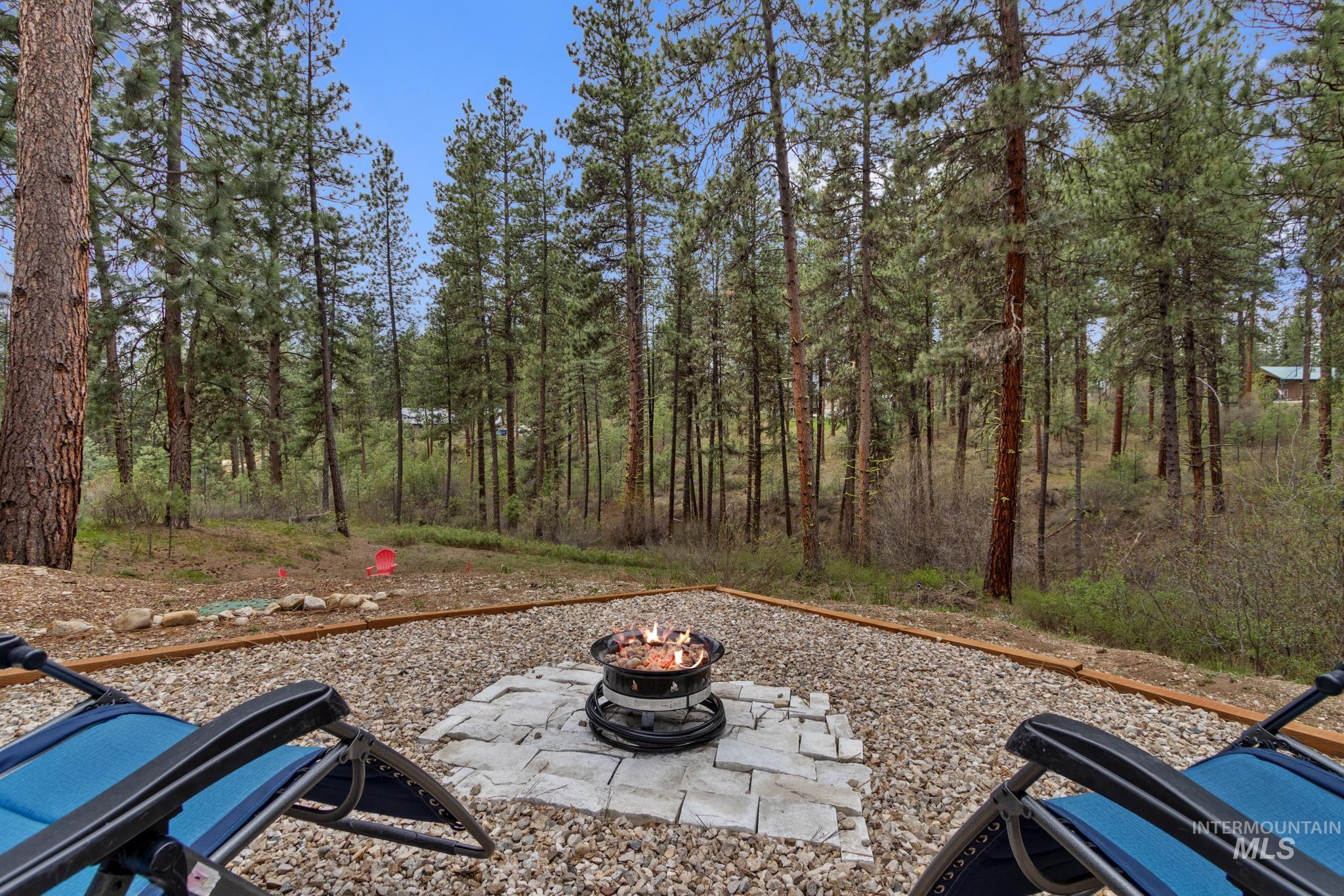 16 Grouse Road, Idaho City, Idaho 83631, 2 Bedrooms, 2 Bathrooms, Residential For Sale, Price $512,500, 98983581