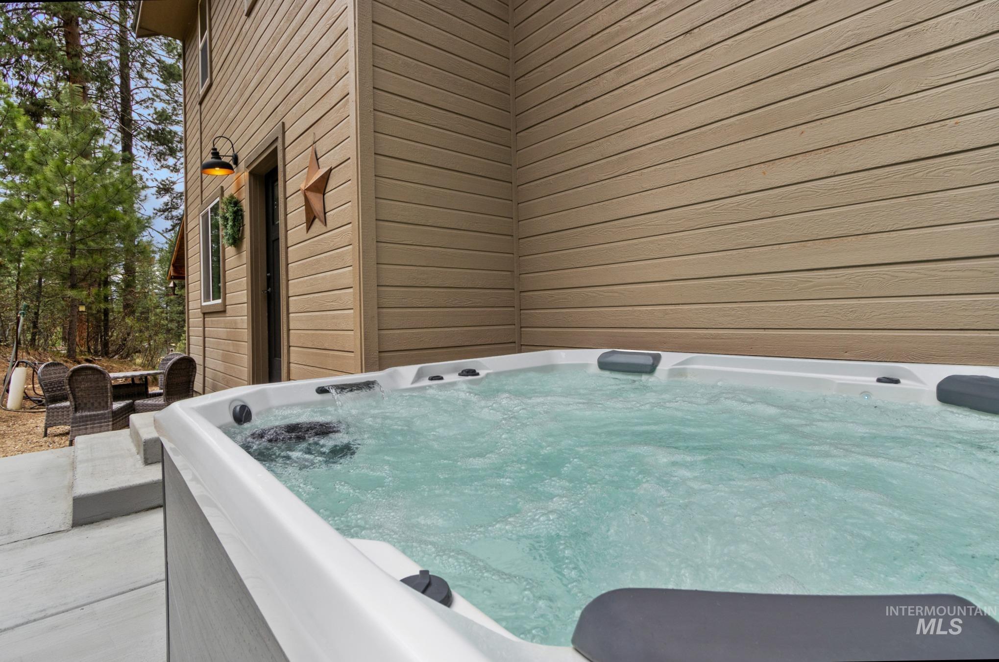 16 Grouse Road, Idaho City, Idaho 83631, 2 Bedrooms, 2 Bathrooms, Residential For Sale, Price $512,500, 98983581