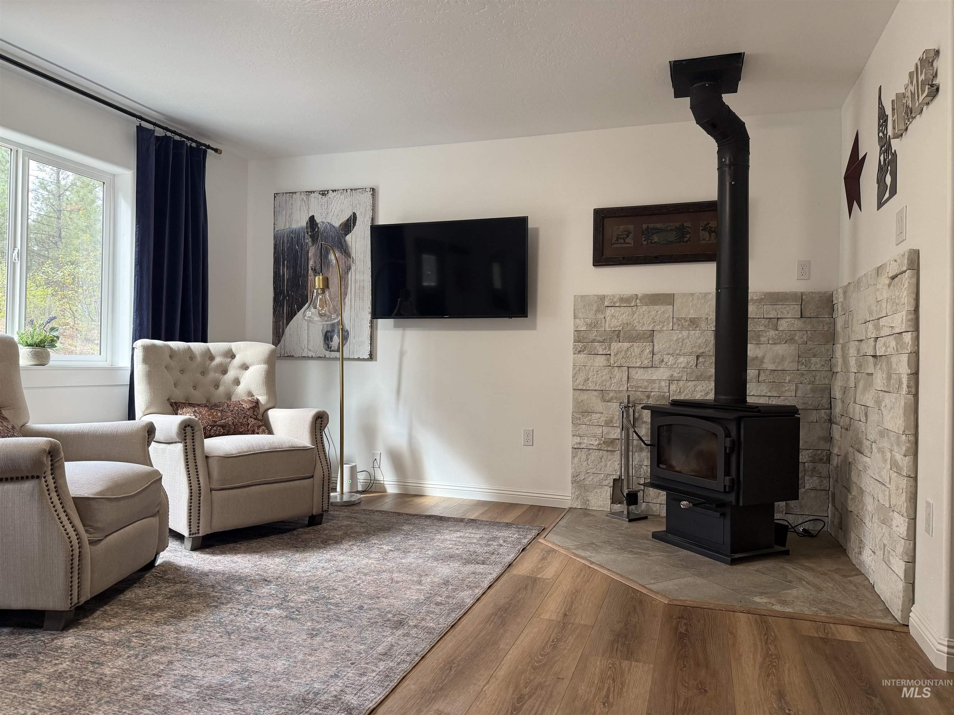 16 Grouse Road, Idaho City, Idaho 83631, 2 Bedrooms, 1.5 Bathrooms, Residential For Sale, Price $512,500,MLS 98983581