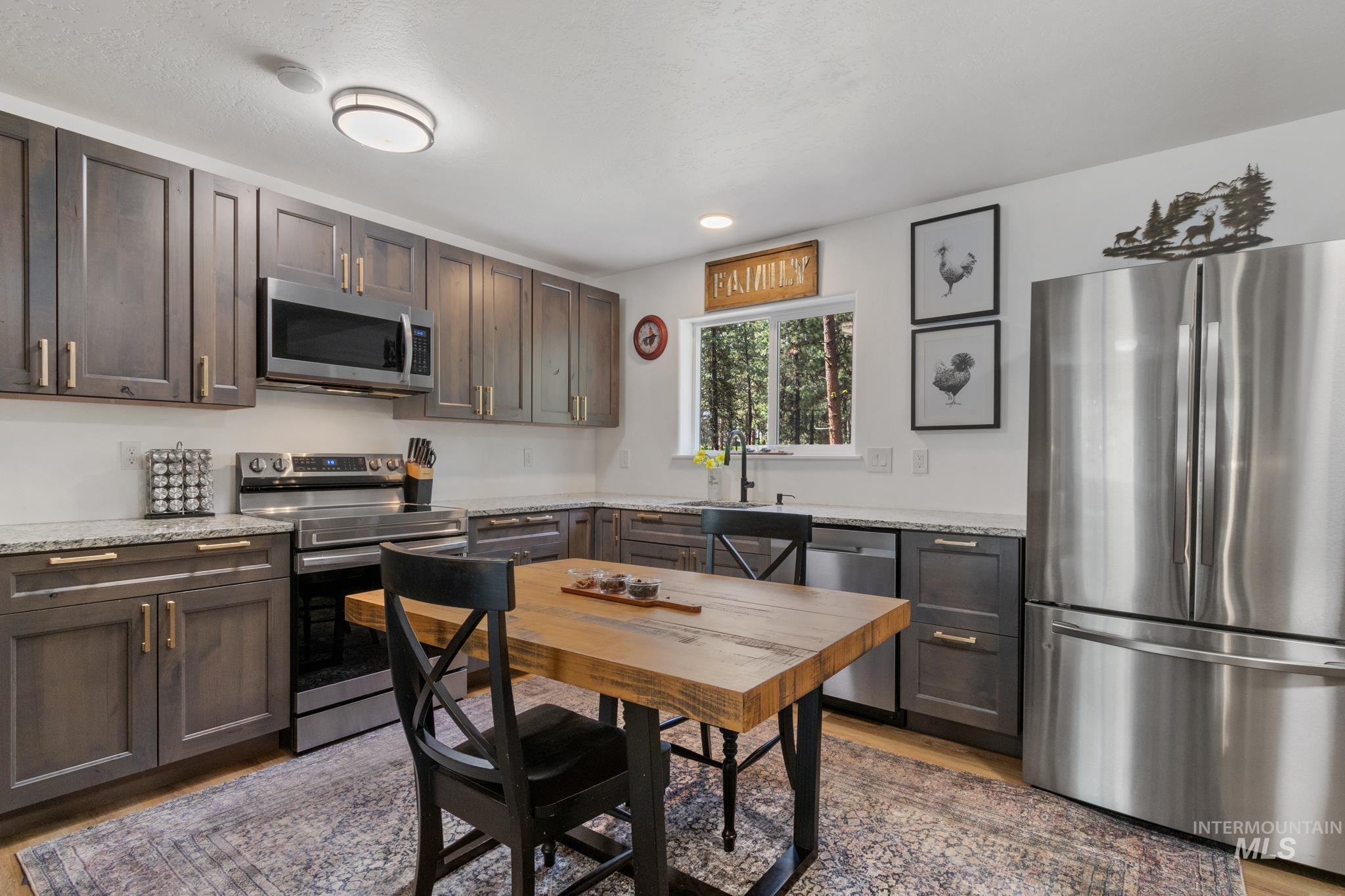 16 Grouse Road, Idaho City, Idaho 83631, 2 Bedrooms, 2 Bathrooms, Residential For Sale, Price $512,500, 98983581