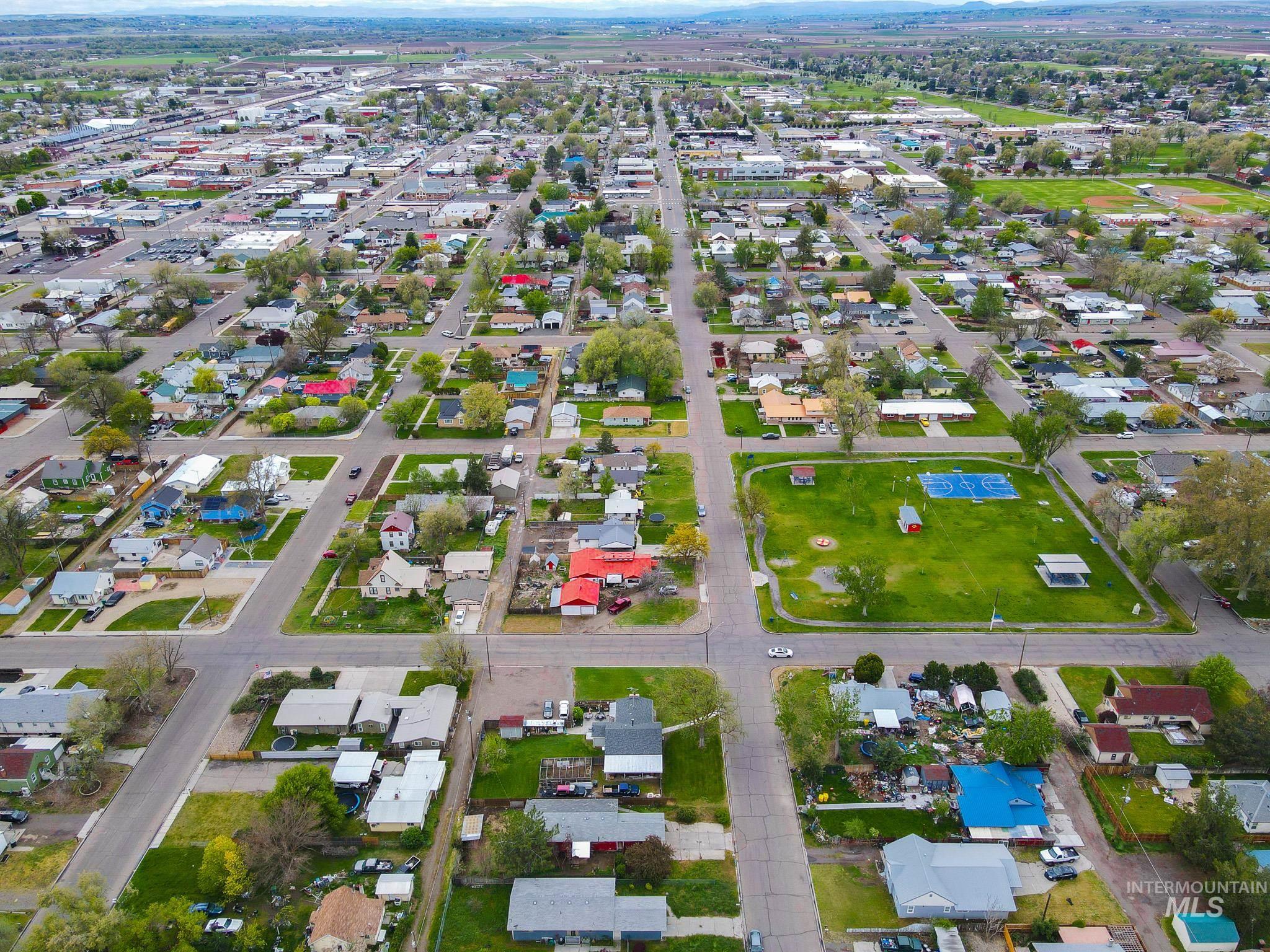 448 NW 4th St, Ontario, Oregon 97914-0000, 3 Bedrooms, 1 Bathroom, Residential For Sale, Price $149,999, 98983585