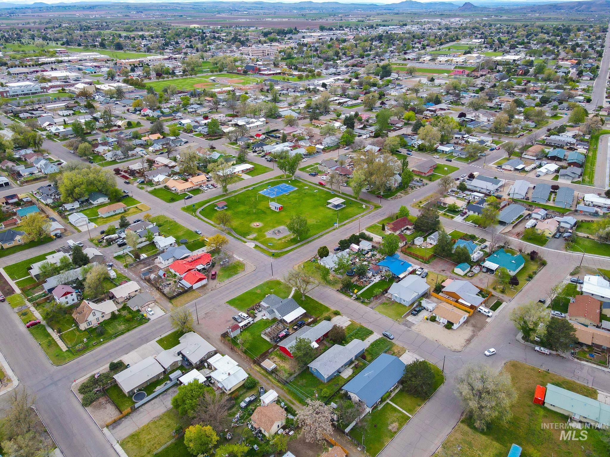 448 NW 4th St, Ontario, Oregon 97914-0000, 3 Bedrooms, 1 Bathroom, Residential For Sale, Price $149,999, 98983585