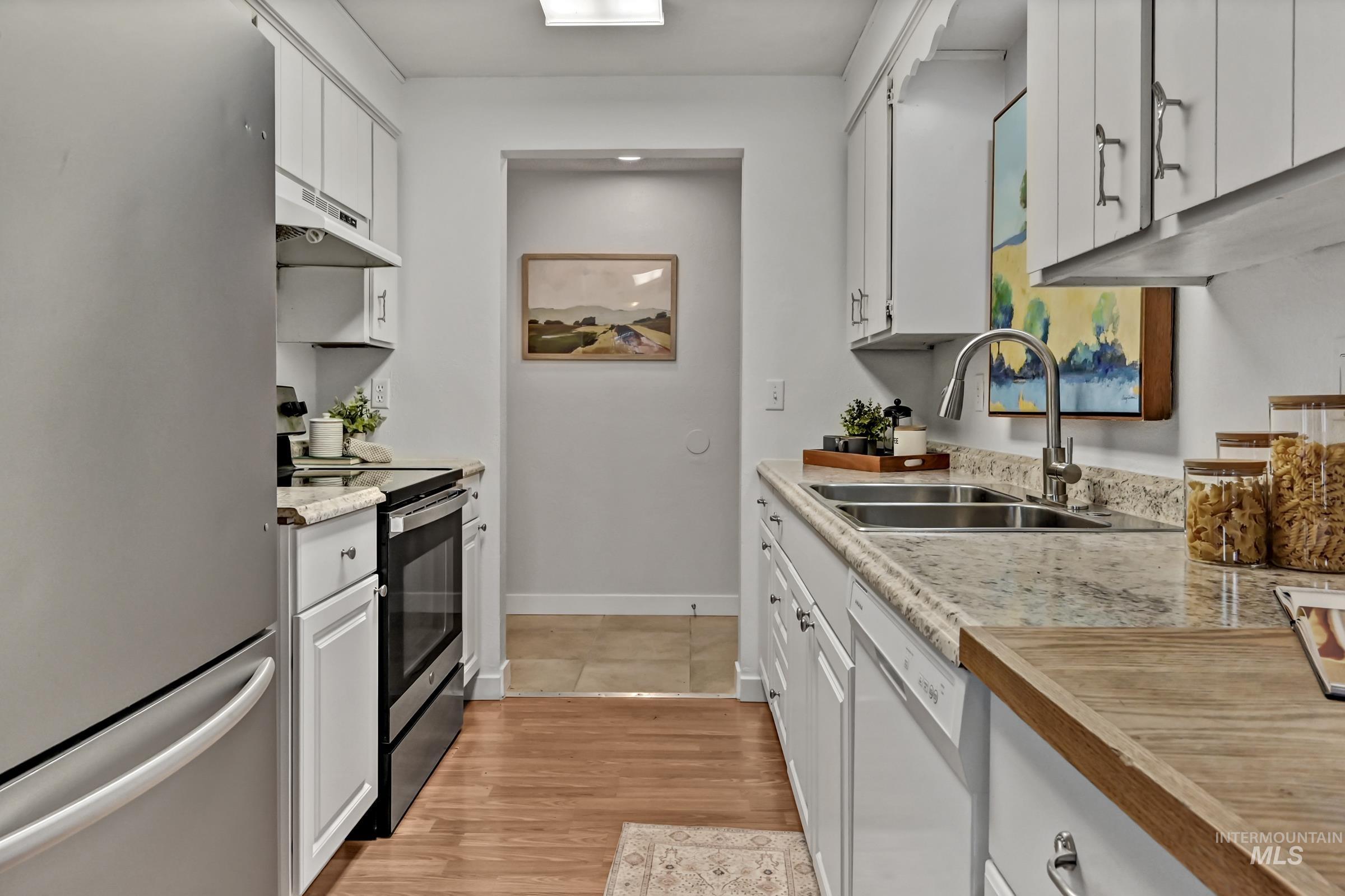 3554 W Hansen Ave, Boise, Idaho 83703, 3 Bedrooms, 2 Bathrooms, Residential For Sale, Price $499,888,MLS 98983587