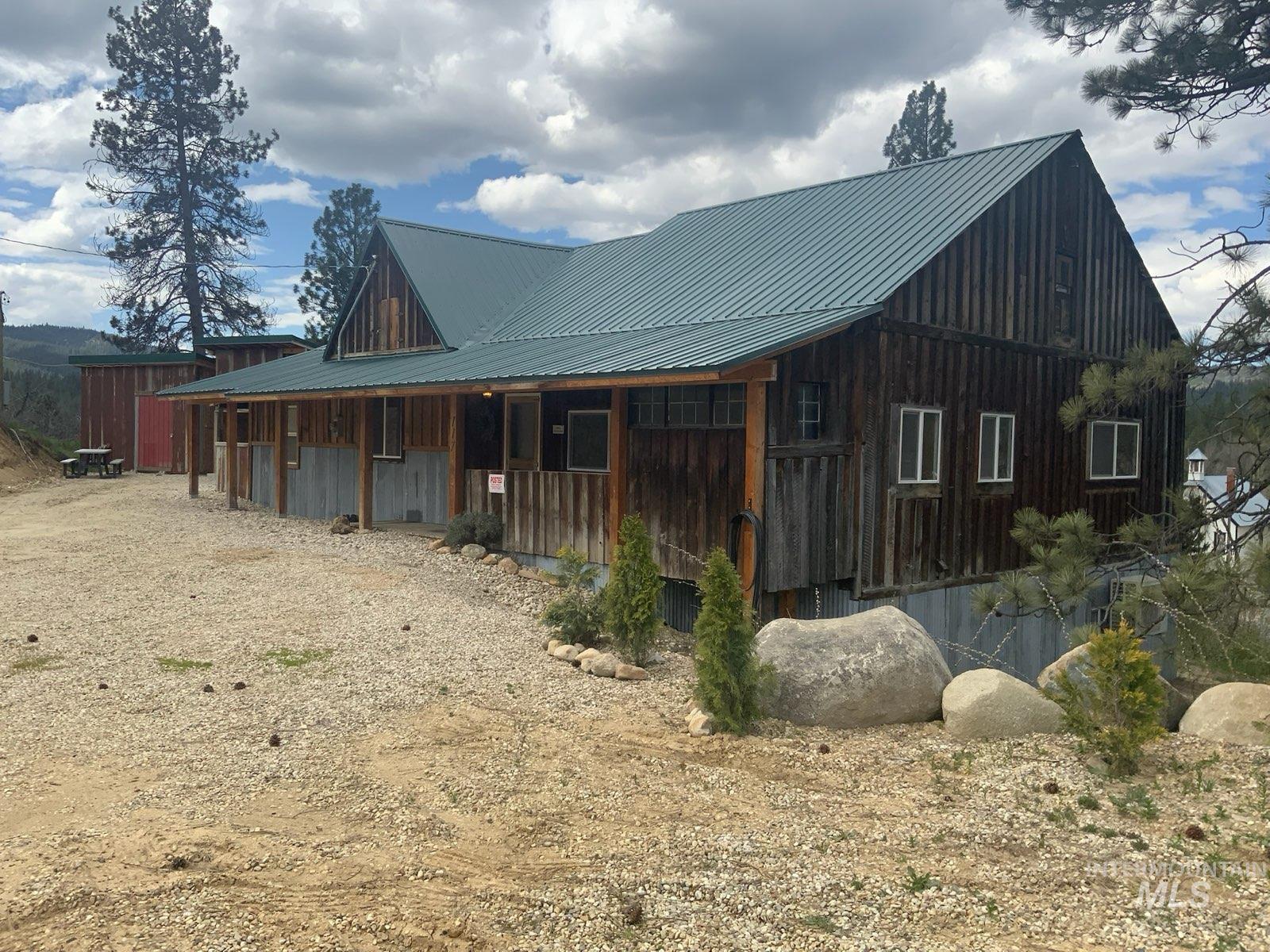 117 E Hill Road, Idaho City, Idaho 83631, 2 Bedrooms, 1 Bathroom, Residential For Sale, Price $440,000,MLS 98983588