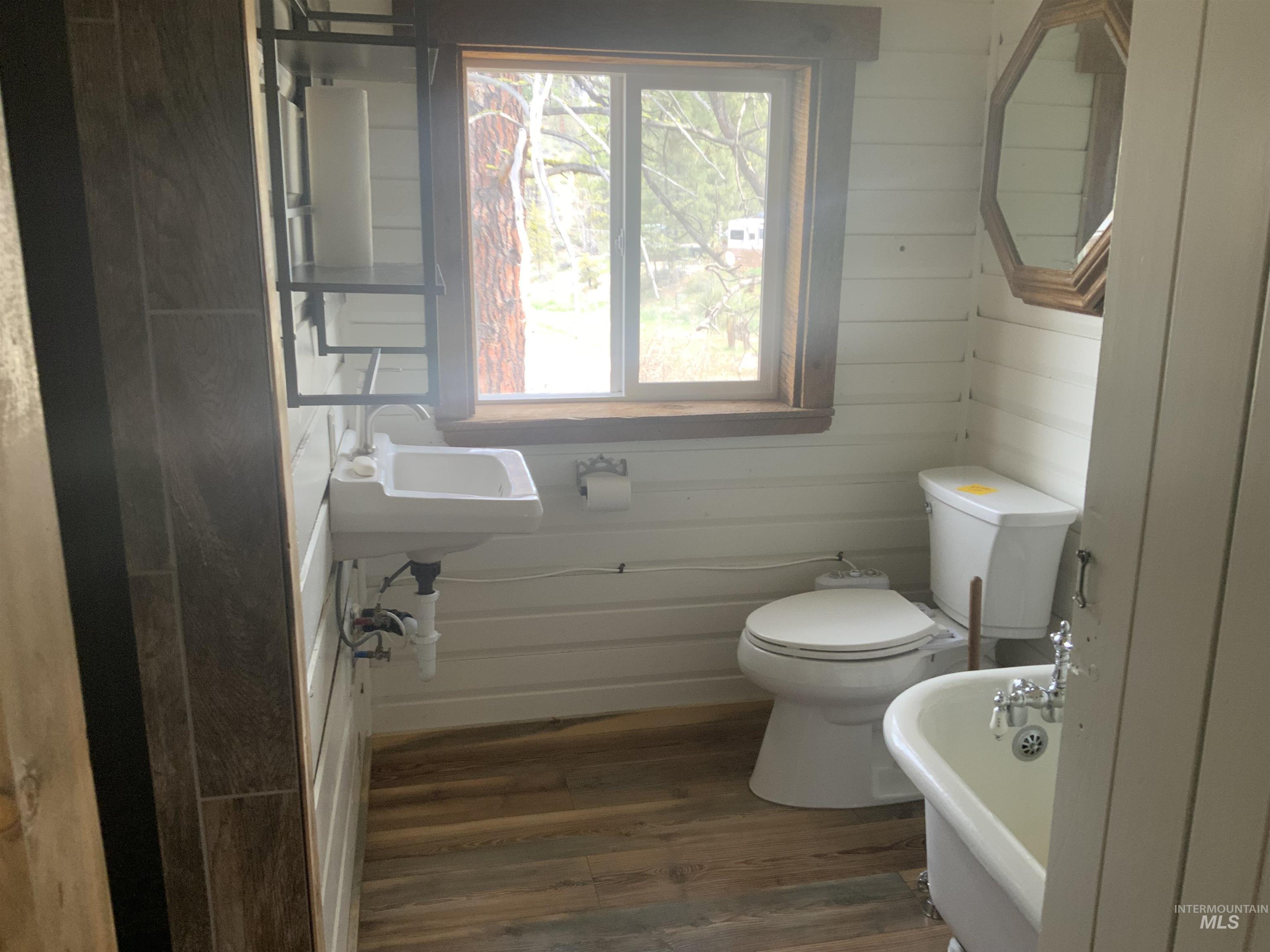 117 E Hill Road, Idaho City, Idaho 83631, 2 Bedrooms, 1 Bathroom, Residential For Sale, Price $440,000,MLS 98983588