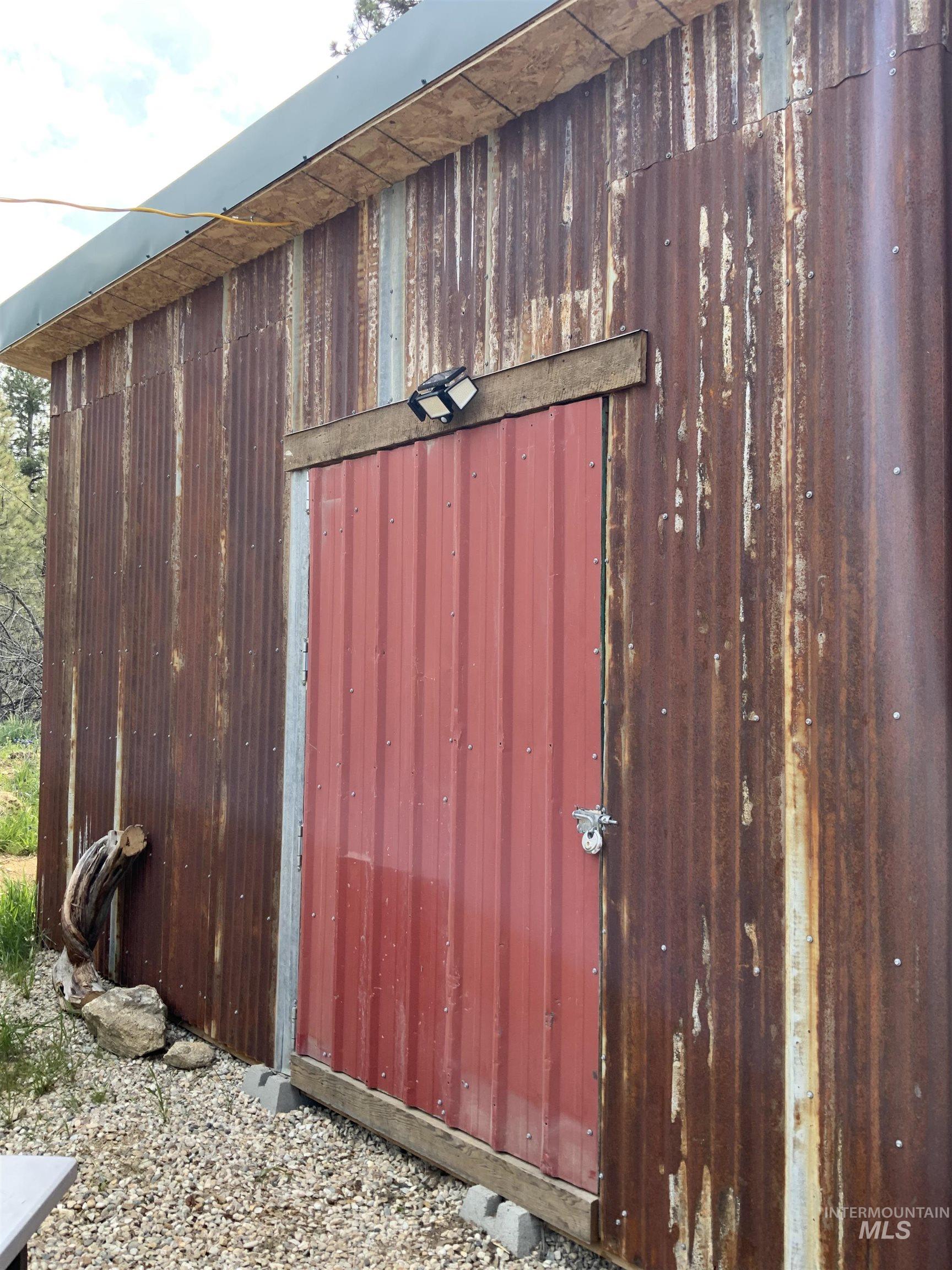 117 E Hill Road, Idaho City, Idaho 83631, 2 Bedrooms, 1 Bathroom, Residential For Sale, Price $440,000,MLS 98983588