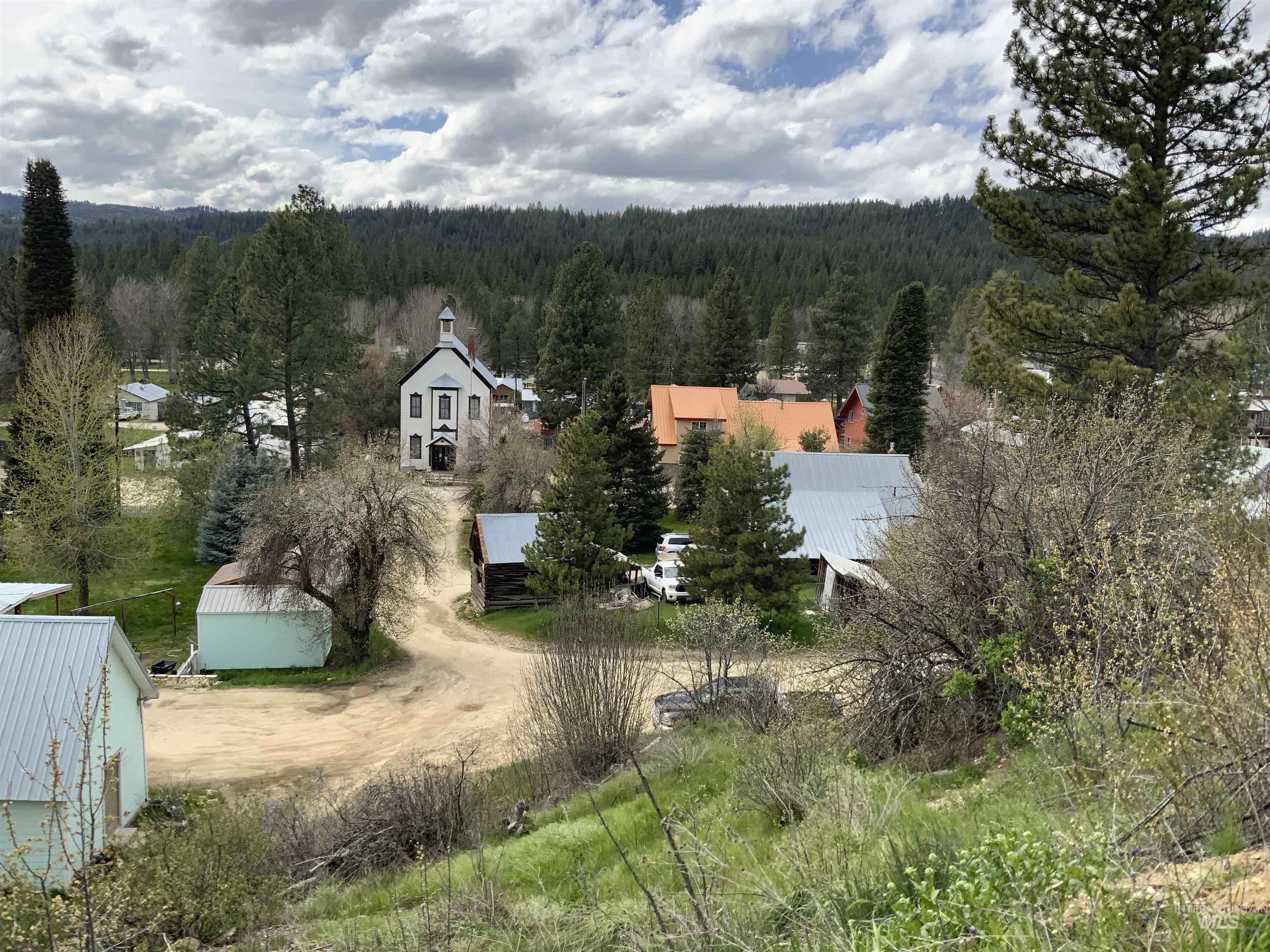 117 E Hill Road, Idaho City, Idaho 83631, 2 Bedrooms, 1 Bathroom, Residential For Sale, Price $440,000,MLS 98983588