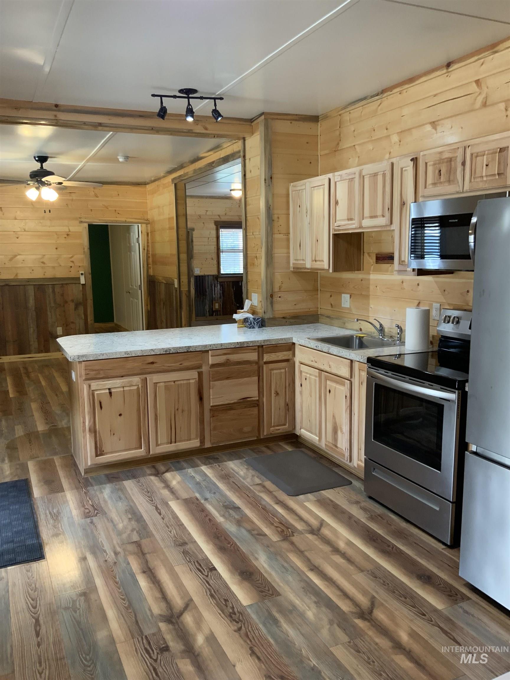 117 E Hill Road, Idaho City, Idaho 83631, 2 Bedrooms, 1 Bathroom, Residential For Sale, Price $440,000,MLS 98983588