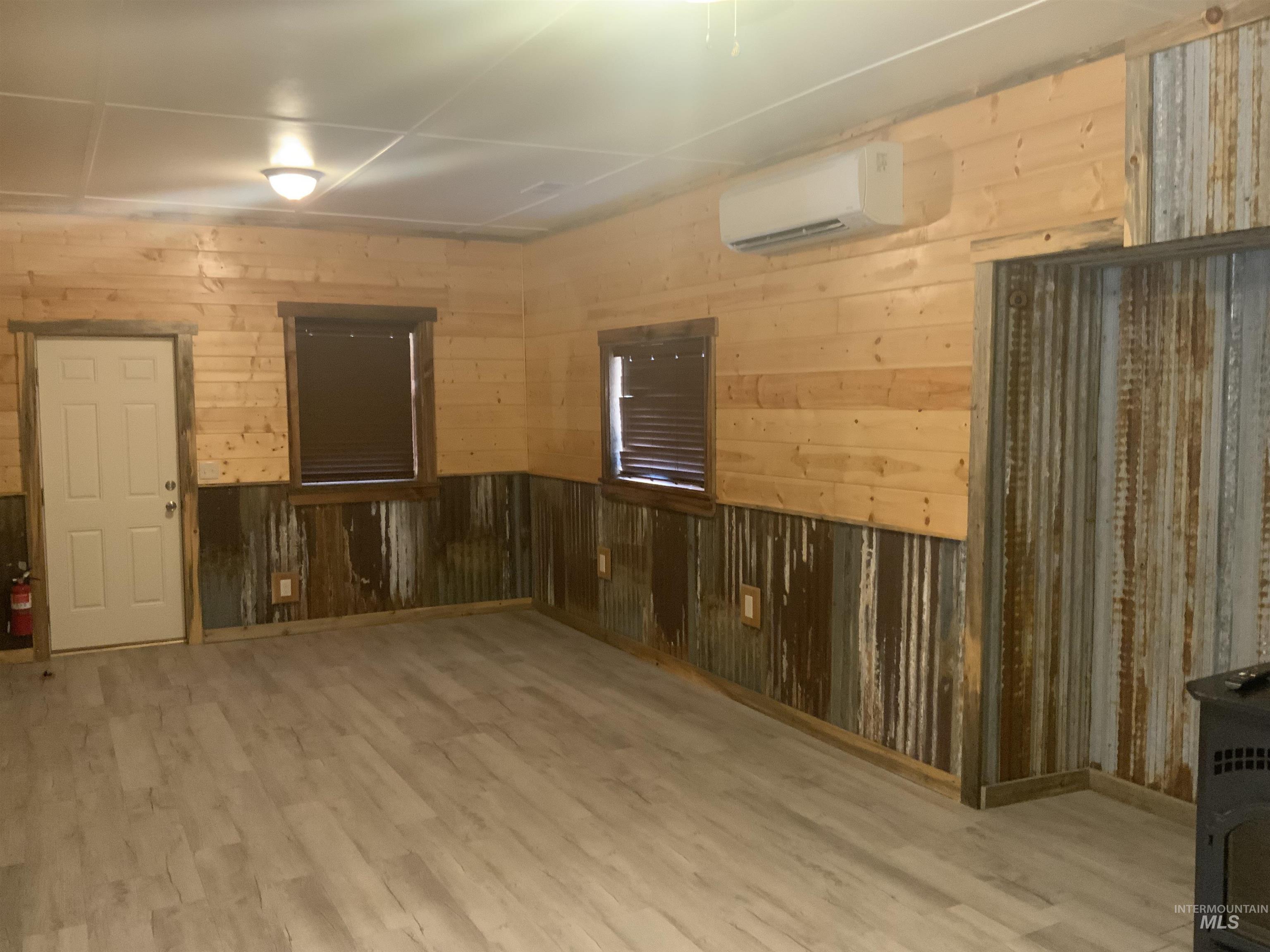 117 E Hill Road, Idaho City, Idaho 83631, 2 Bedrooms, 1 Bathroom, Residential For Sale, Price $440,000,MLS 98983588