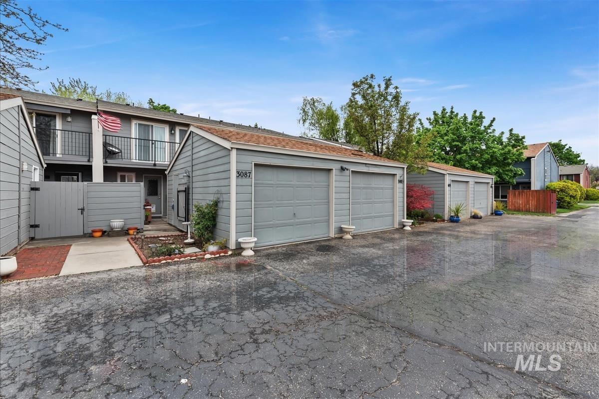 3087 S Norfolk Lane, Boise, Idaho 83706, 3 Bedrooms, 1.5 Bathrooms, Residential For Sale, Price $390,000,MLS 98983589