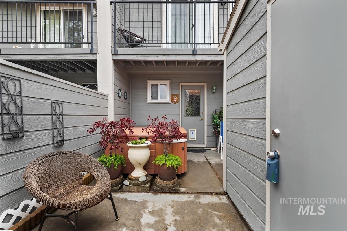 3087 S Norfolk Lane, Boise, Idaho 83706, 3 Bedrooms, 1.5 Bathrooms, Residential For Sale, Price $390,000,MLS 98983589