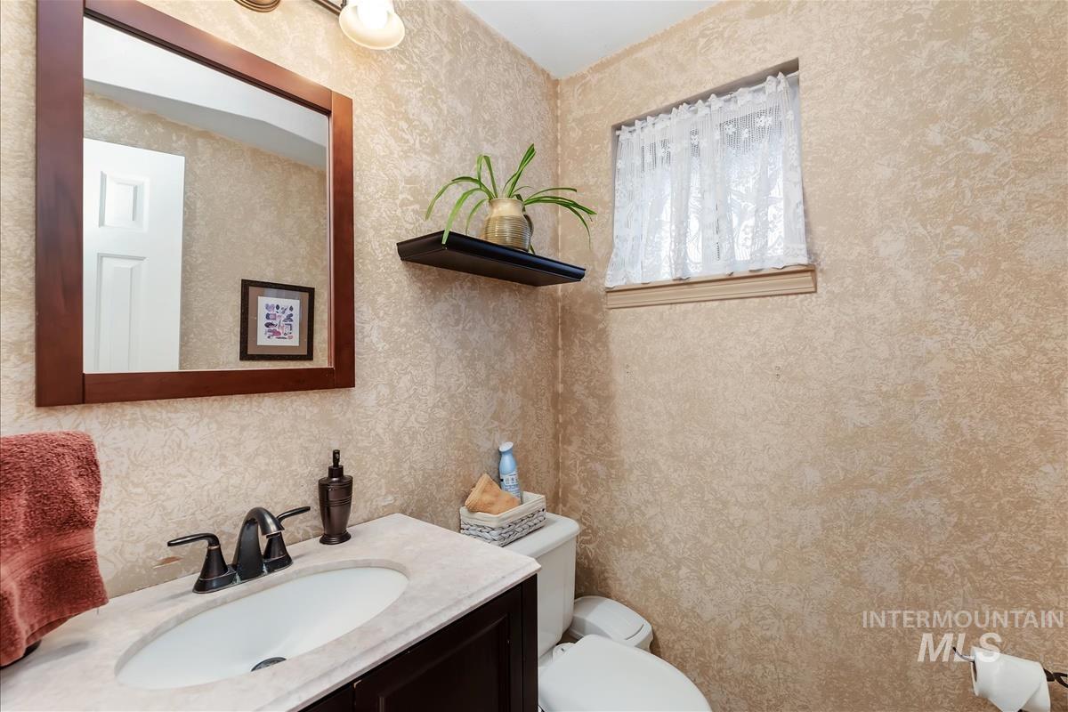 3087 S Norfolk Lane, Boise, Idaho 83706, 3 Bedrooms, 1.5 Bathrooms, Residential For Sale, Price $390,000,MLS 98983589