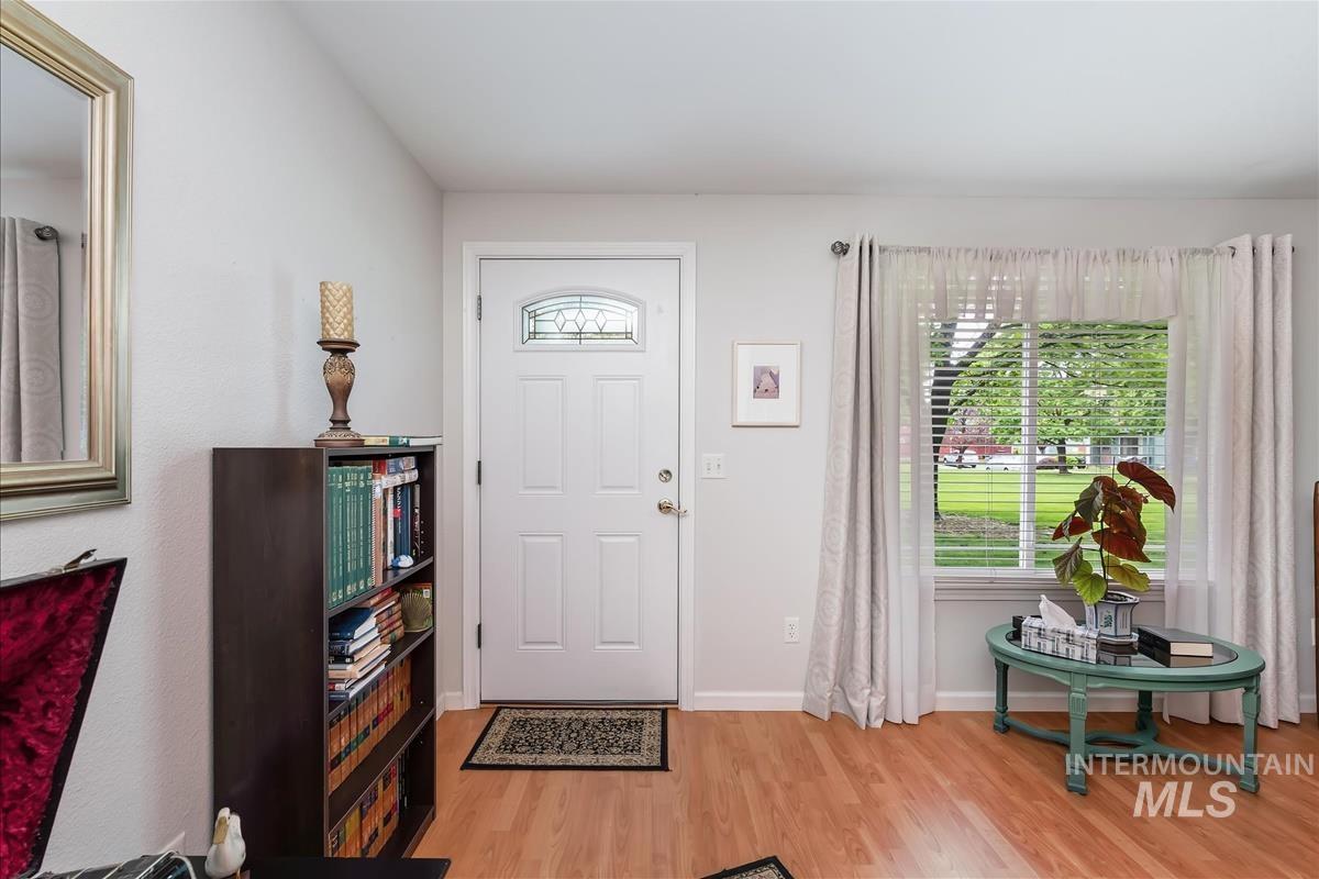 3087 S Norfolk Lane, Boise, Idaho 83706, 3 Bedrooms, 1.5 Bathrooms, Residential For Sale, Price $390,000,MLS 98983589