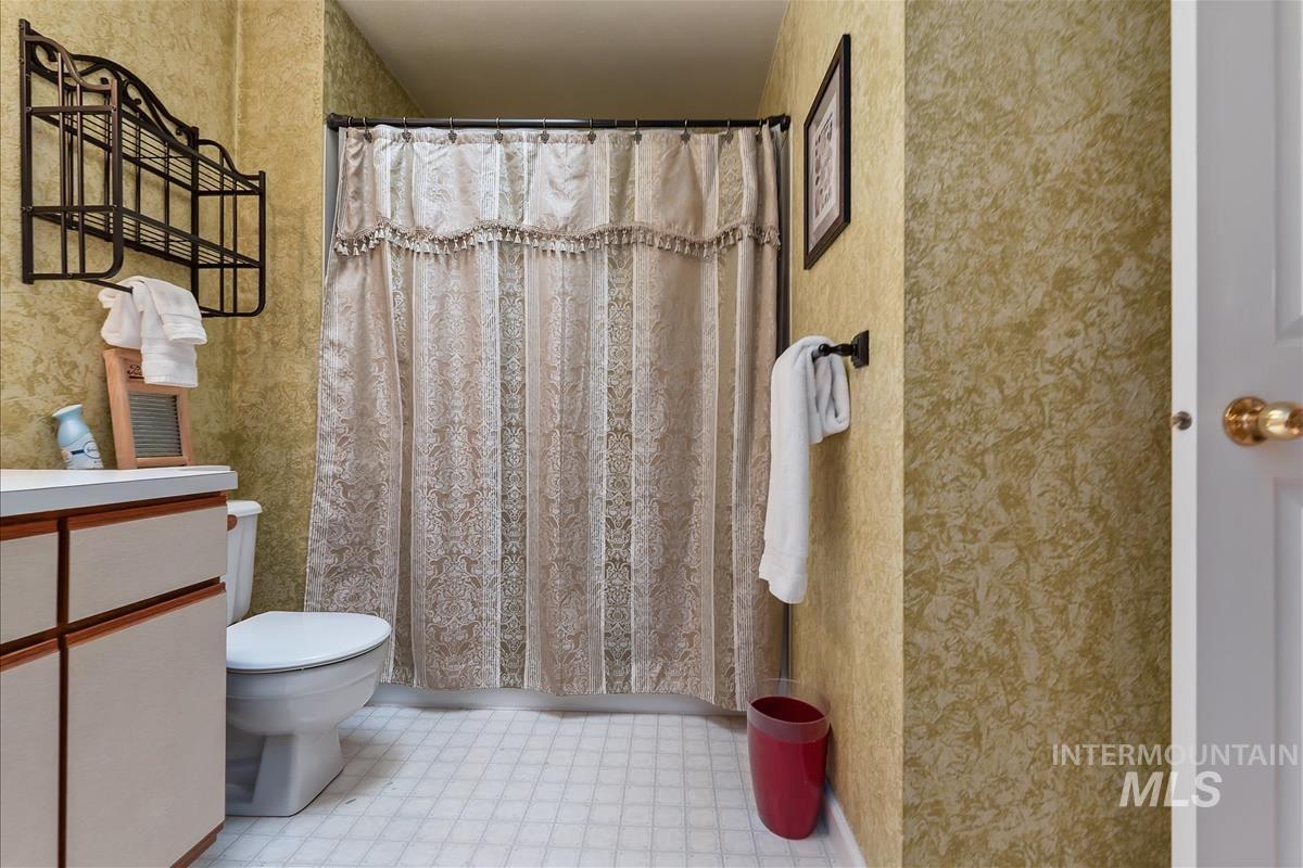 3087 S Norfolk Lane, Boise, Idaho 83706, 3 Bedrooms, 1.5 Bathrooms, Residential For Sale, Price $390,000,MLS 98983589