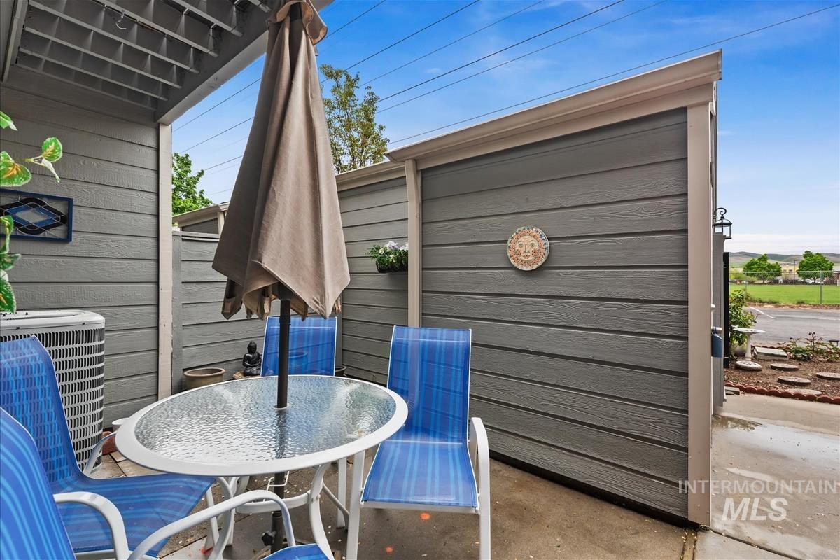 3087 S Norfolk Lane, Boise, Idaho 83706, 3 Bedrooms, 1.5 Bathrooms, Residential For Sale, Price $390,000,MLS 98983589