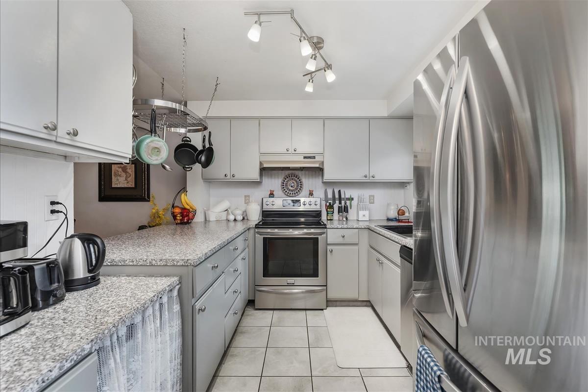 3087 S Norfolk Lane, Boise, Idaho 83706, 3 Bedrooms, 1.5 Bathrooms, Residential For Sale, Price $390,000,MLS 98983589
